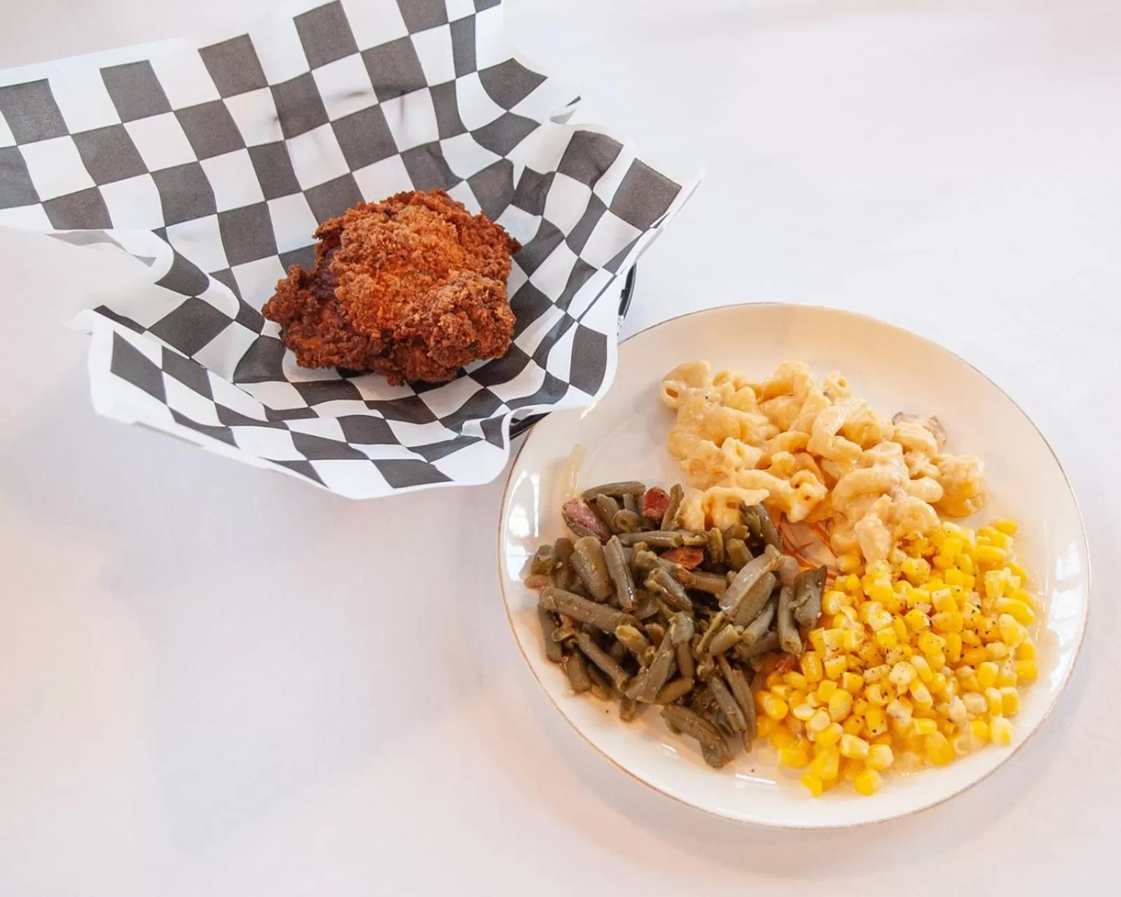 Food and drinks in The Historic Wolf Hotel