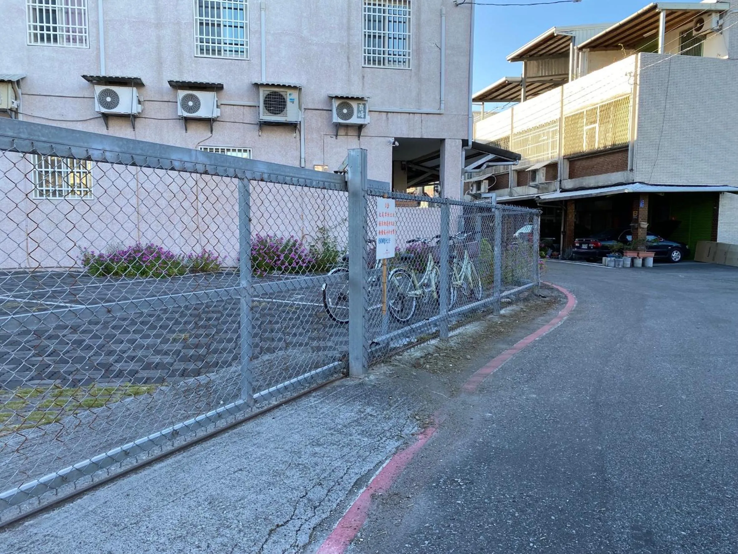 亞馨文旅 近東大門夜市 有免費停車場 可自助入住