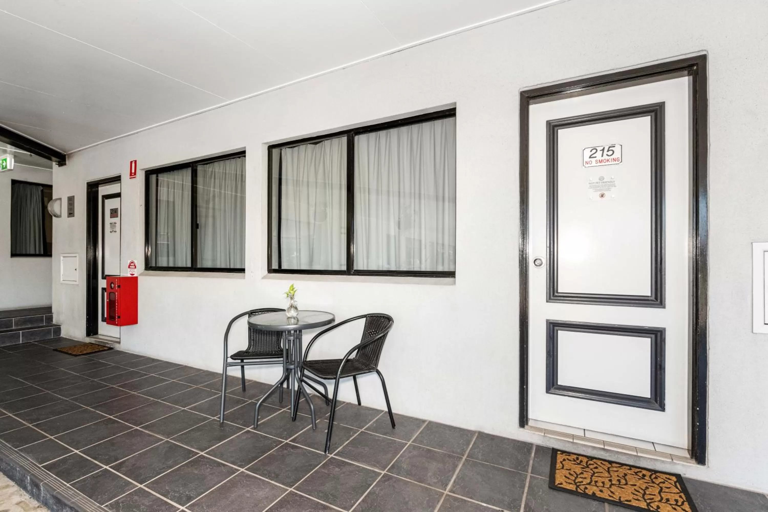 Patio in Alara Motor Inn