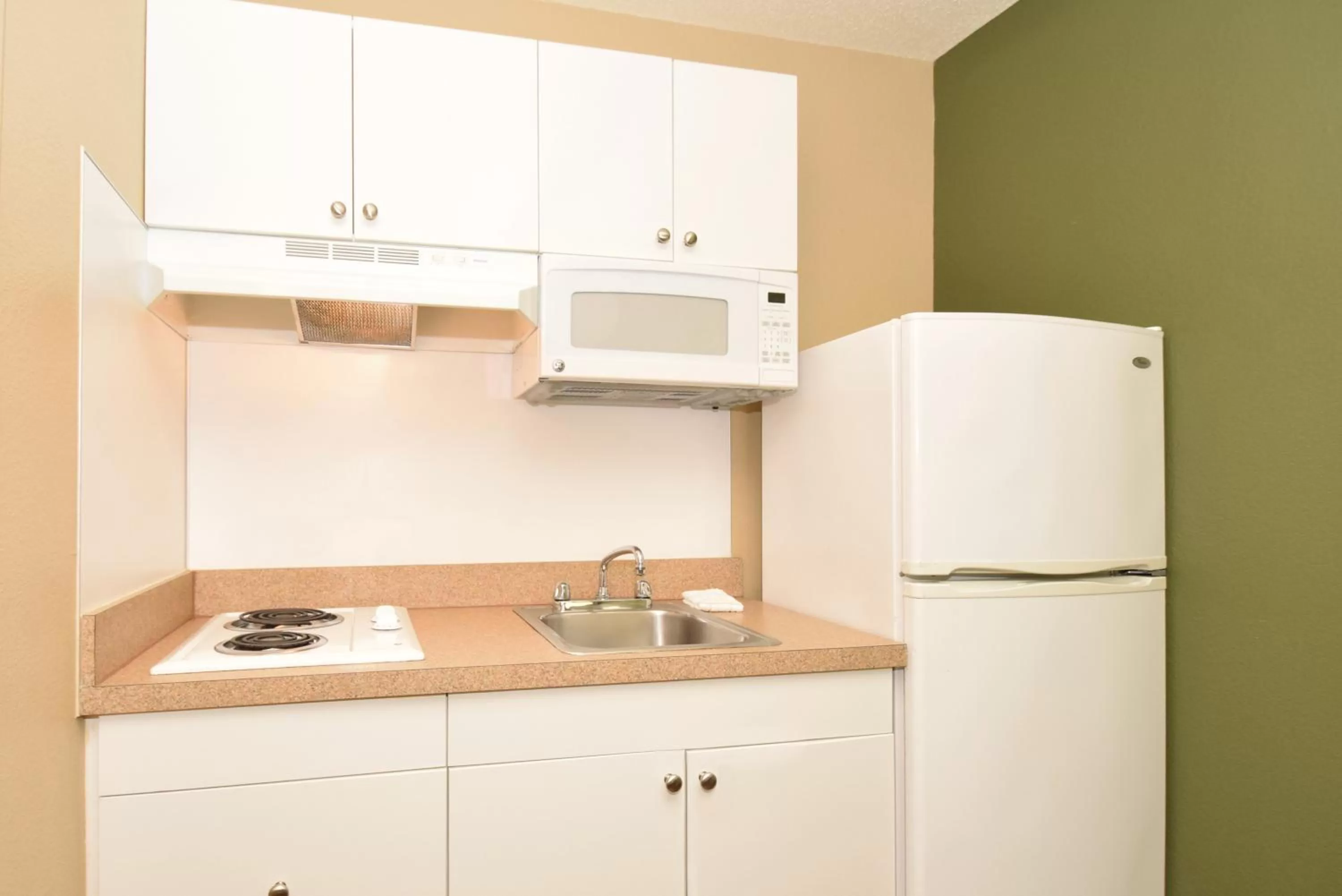 Kitchen or kitchenette in Extended Stay America Select Suites - Jacksonville - Southside - St Johns Towne Ctr