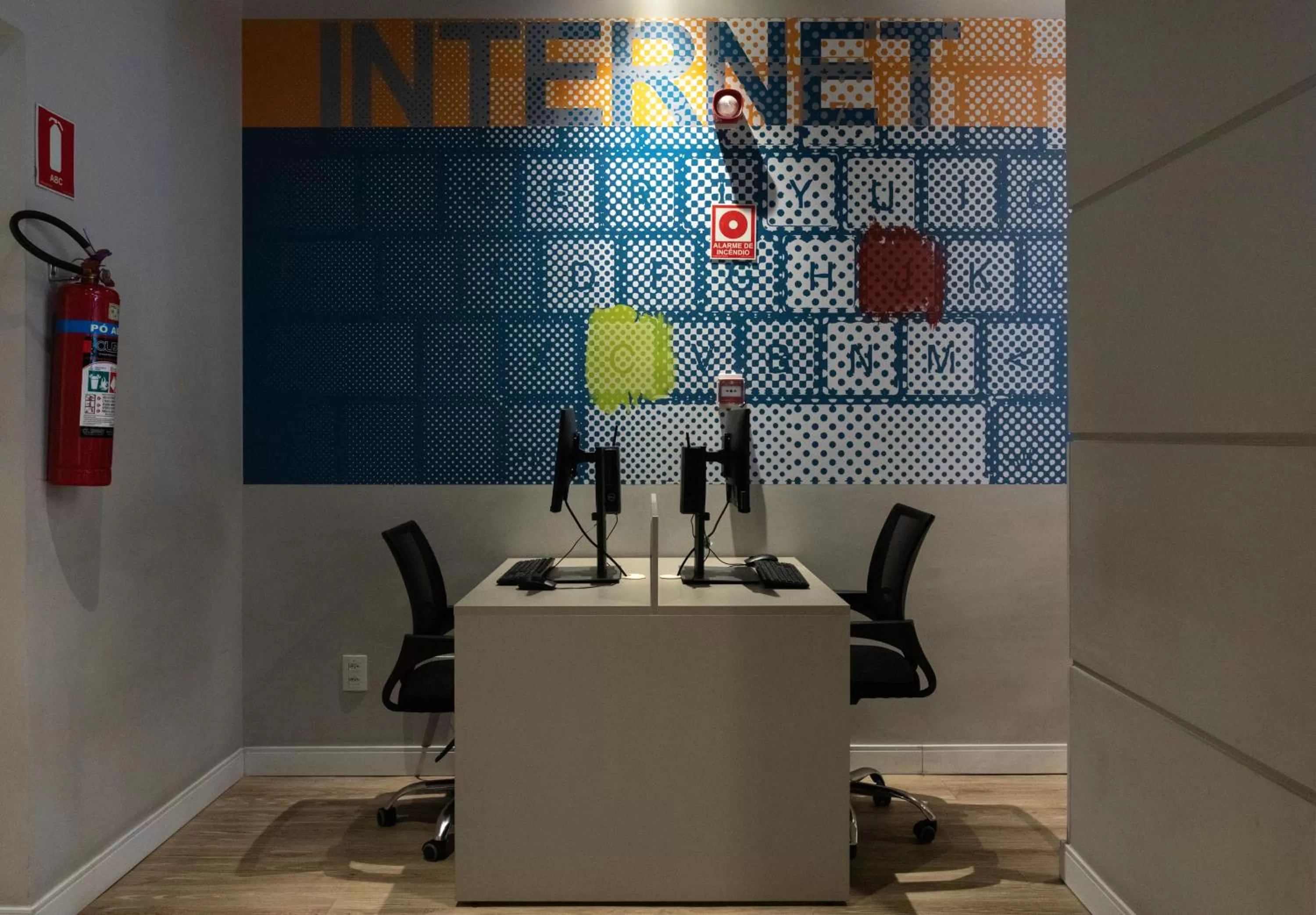 Communal lounge/ TV room in ibis budget Maceió Pajuçara