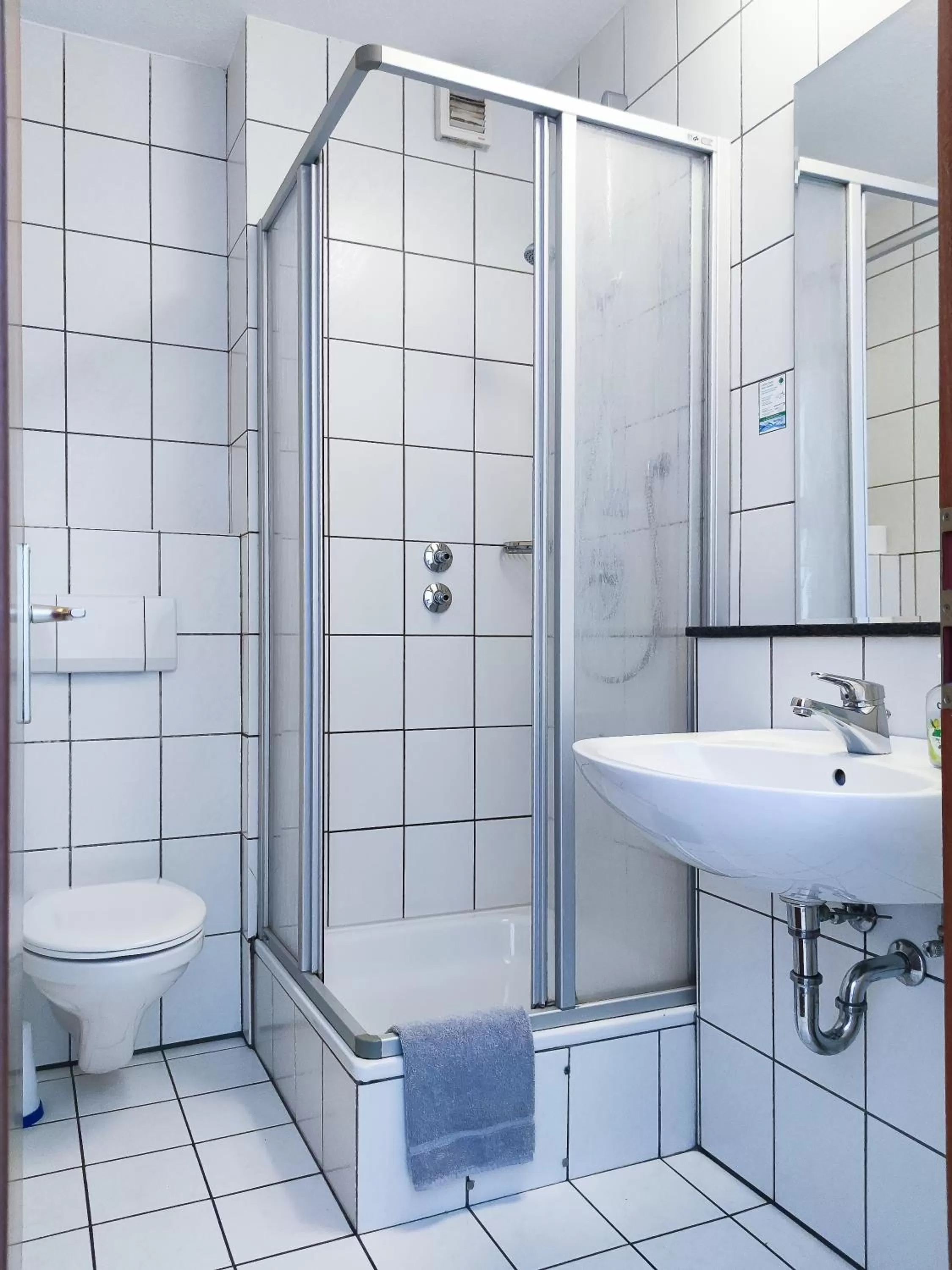 Shower in Zwehrener Hof