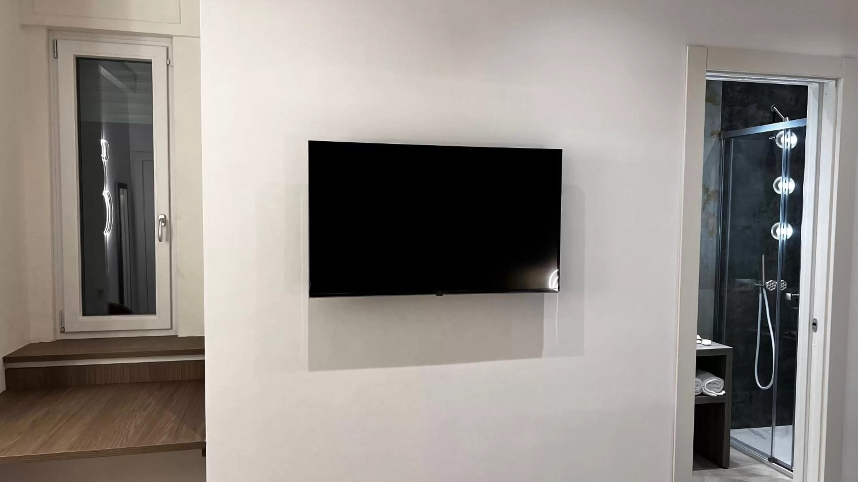 TV and multimedia in Patriziella 4 Rooms