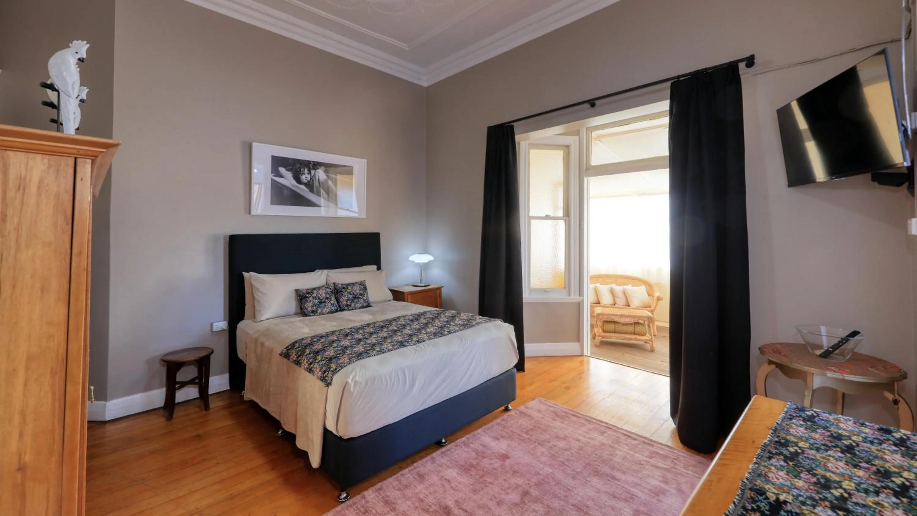 Communal lounge/ TV room in Hotel Corones