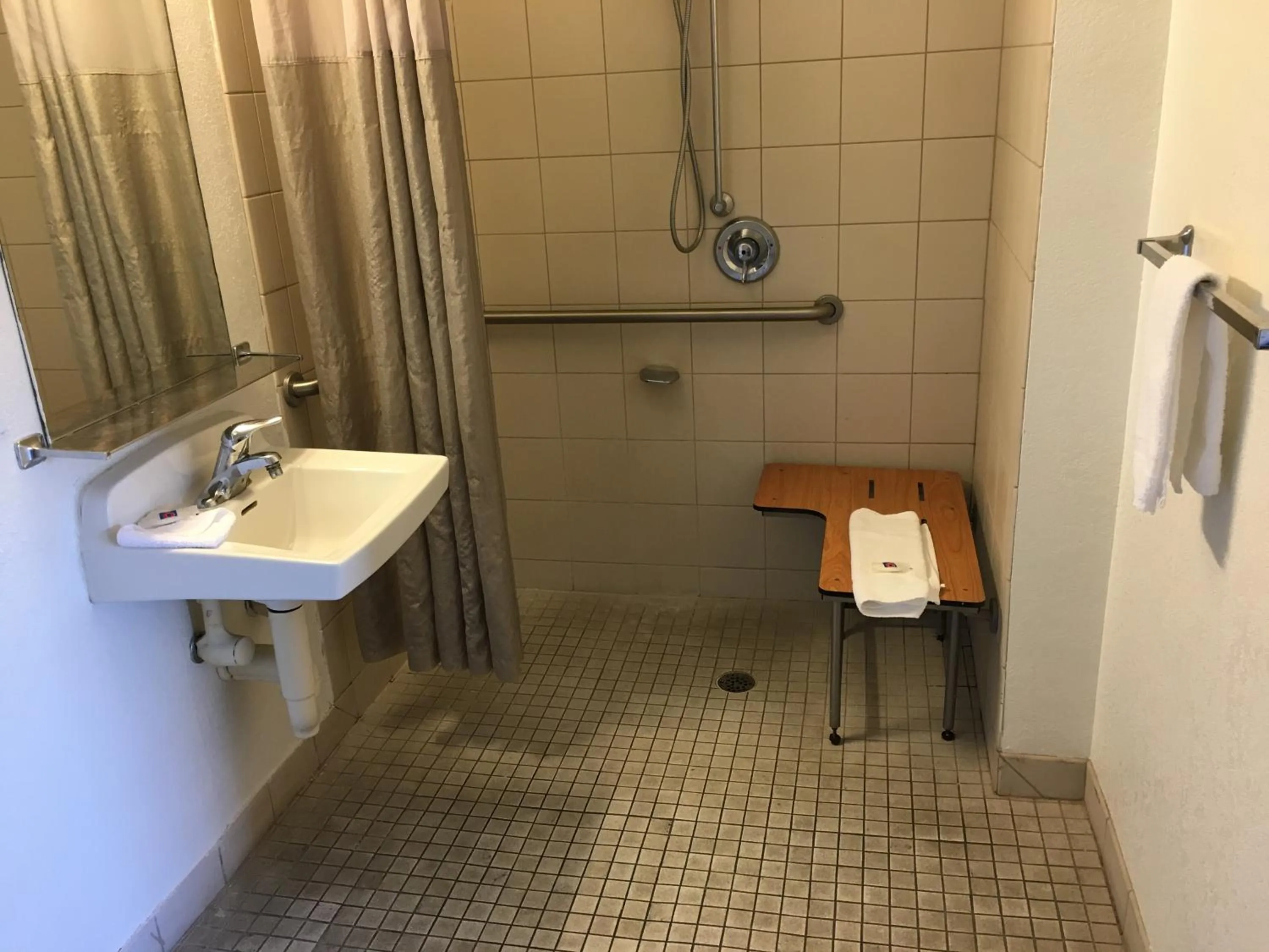 Bathroom in Motel 6-Lakeland, FL