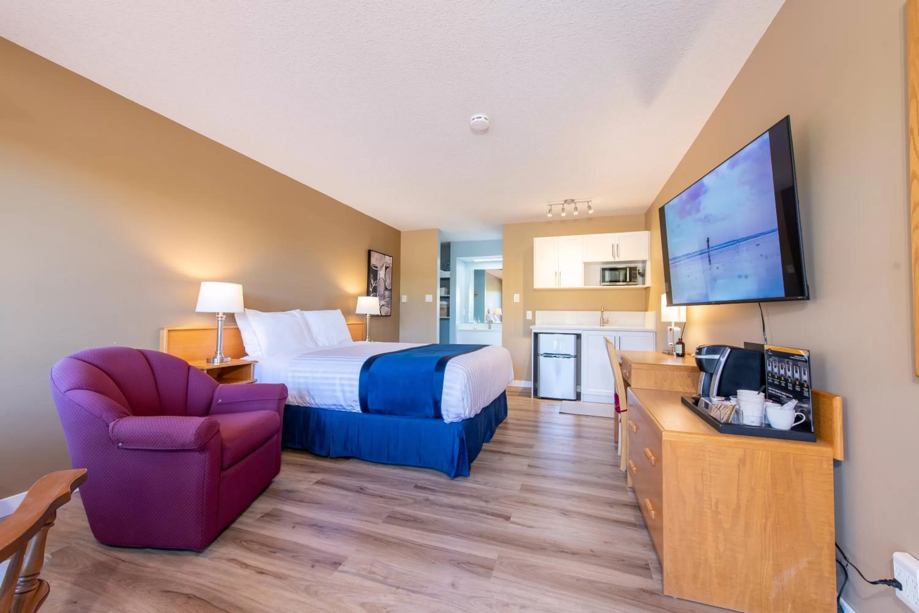 Bed in Ocean Crest Motel