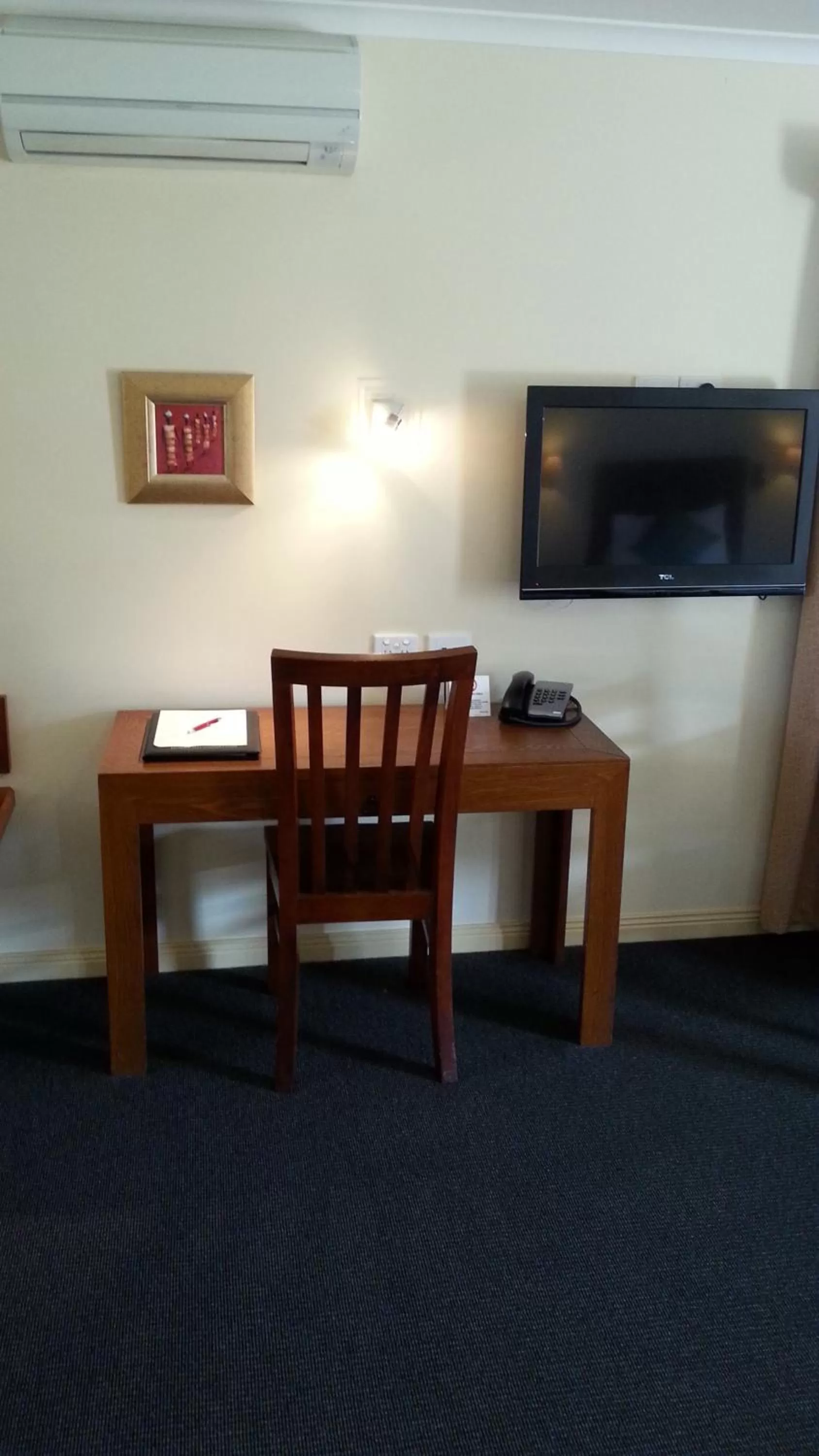 TV and multimedia in Armidale Pines Motel