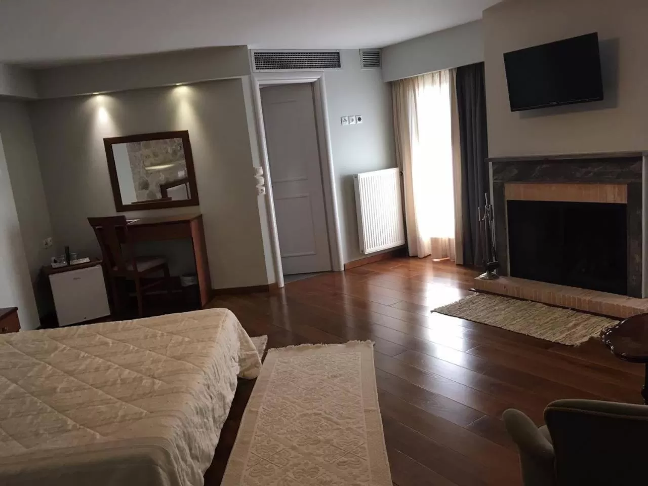 Photo of the whole room, Bed in Ellinon Thea Arachova