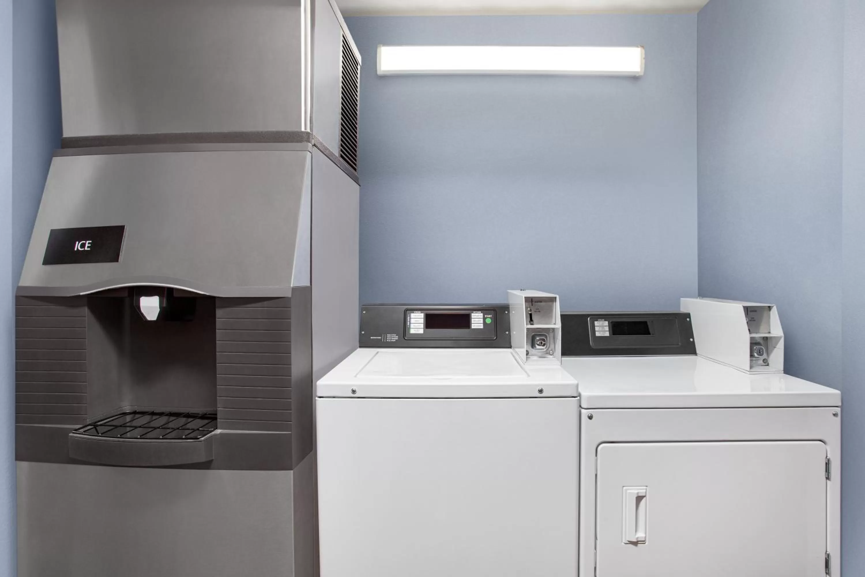 laundry in Super 8 by Wyndham Lenexa Overland Park Area/Mall Area