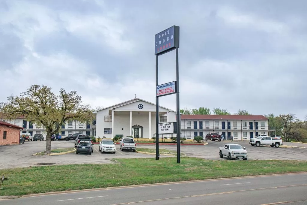 Property building in Salt Creek Lodge