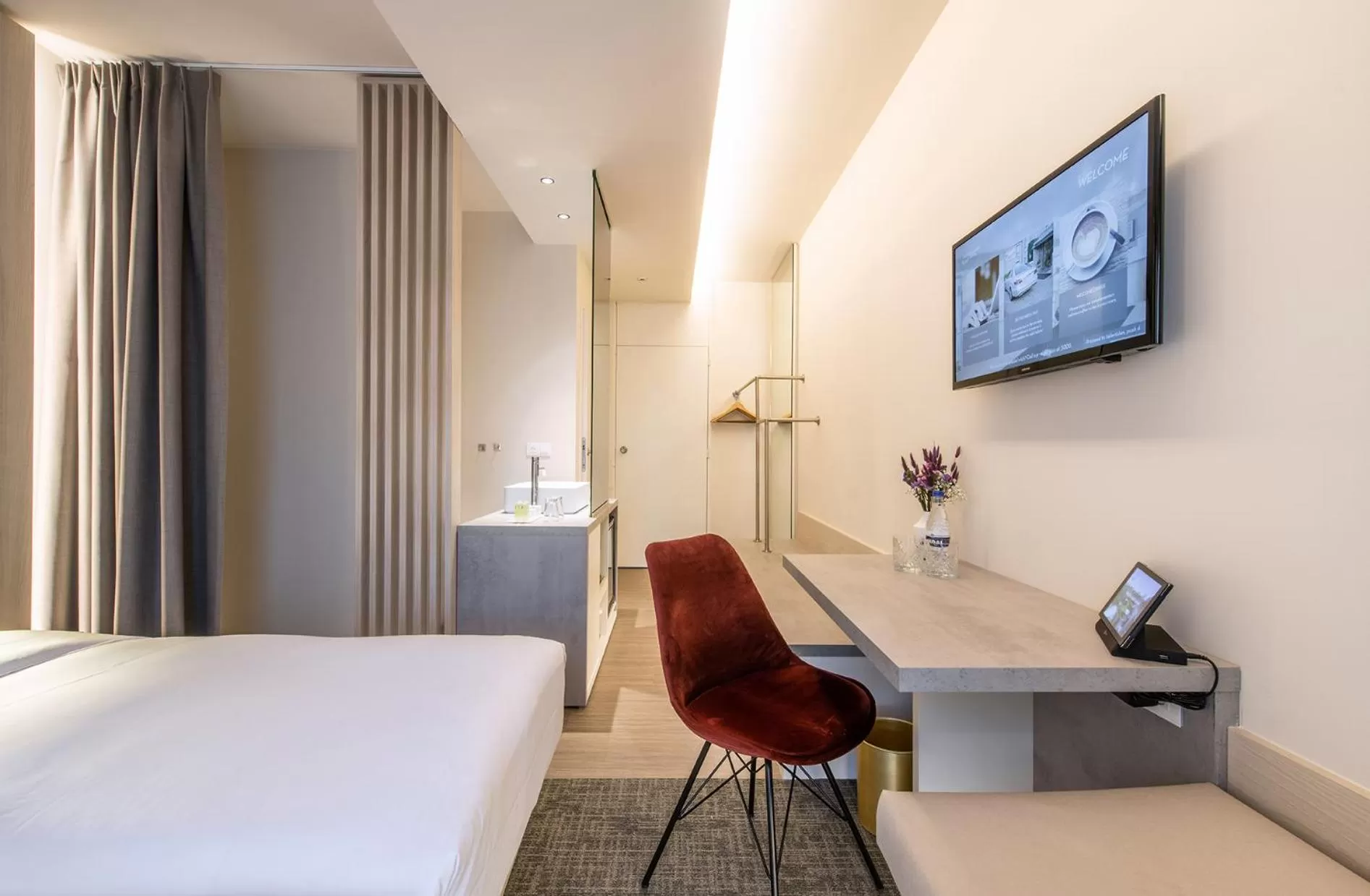 Photo of the whole room, Bed in Begijnhof Hotel