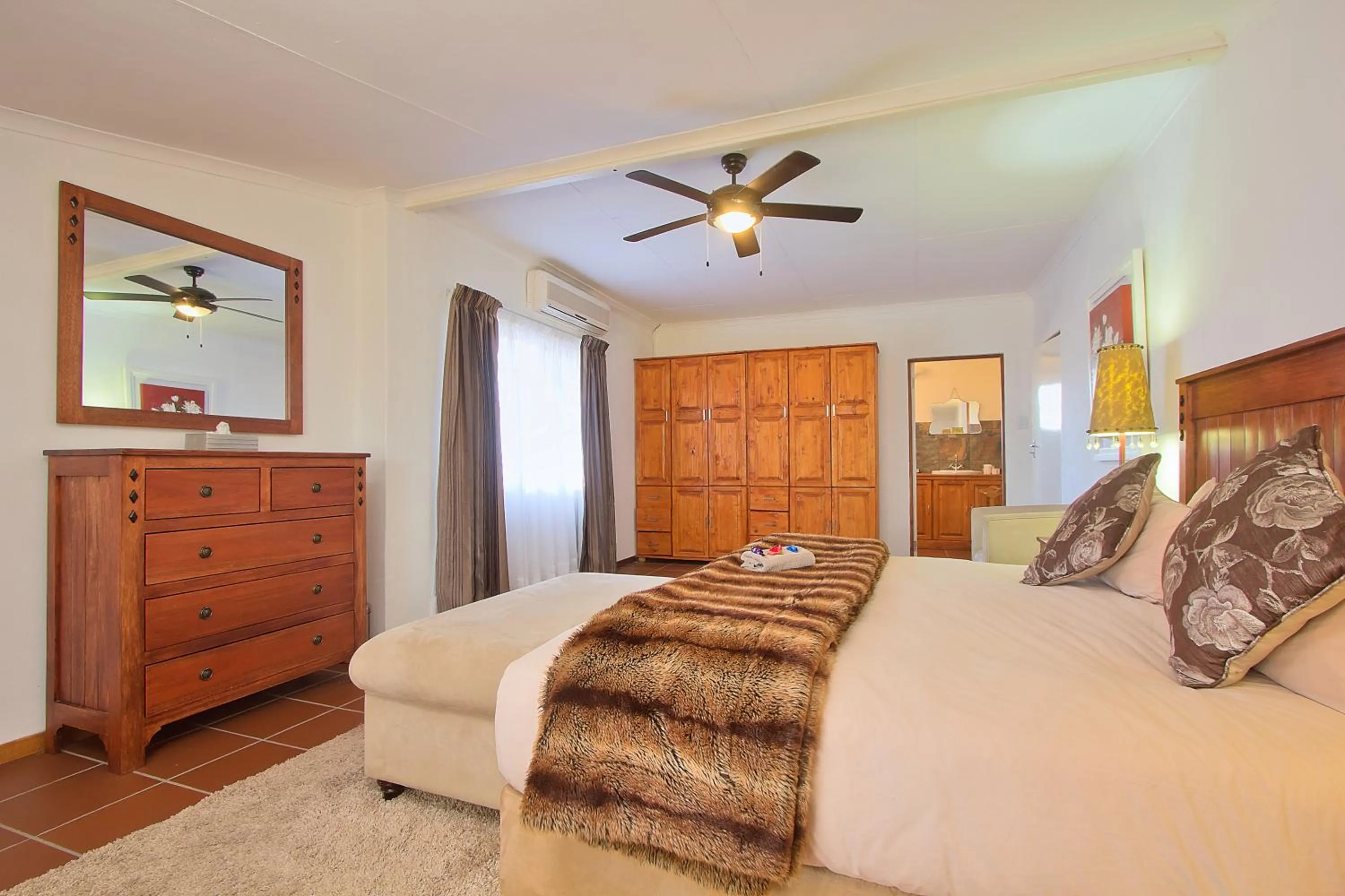 Bedroom, Bed in Tzaneen Country Lodge