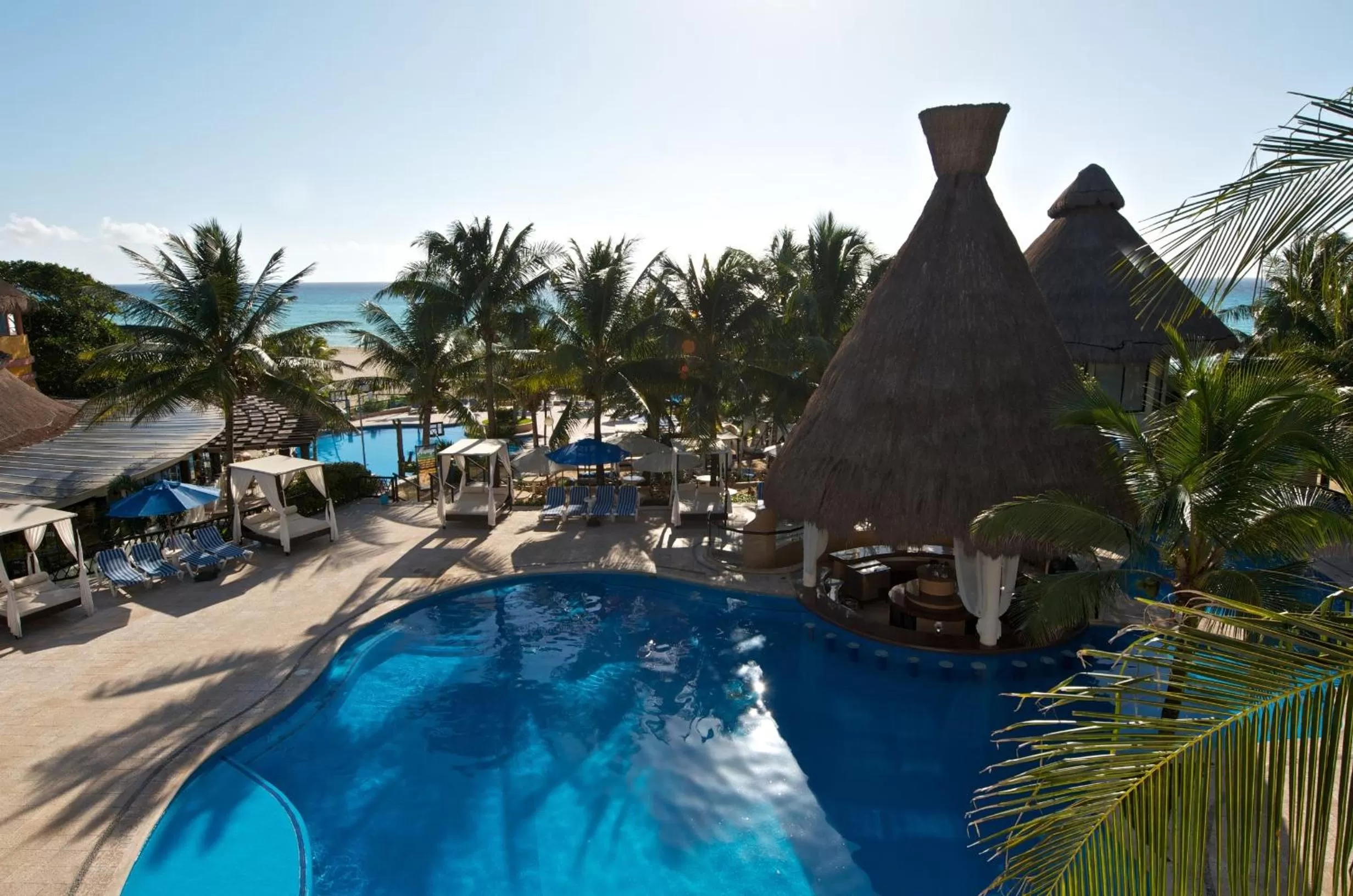 Swimming pool in The Reef Playacar Beach Resort & Spa-Optional All Inclusive