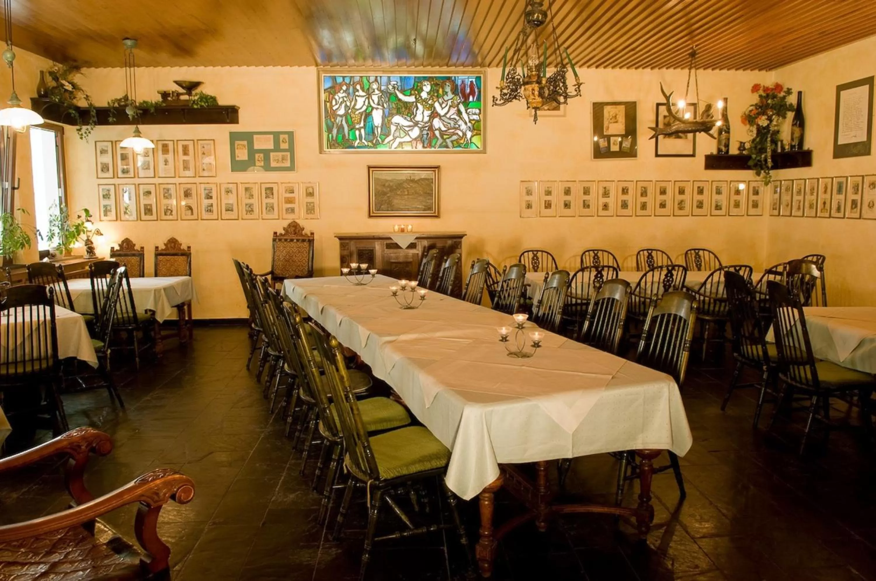 Restaurant/places to eat in Moselstern Hotel Brixiade &Triton