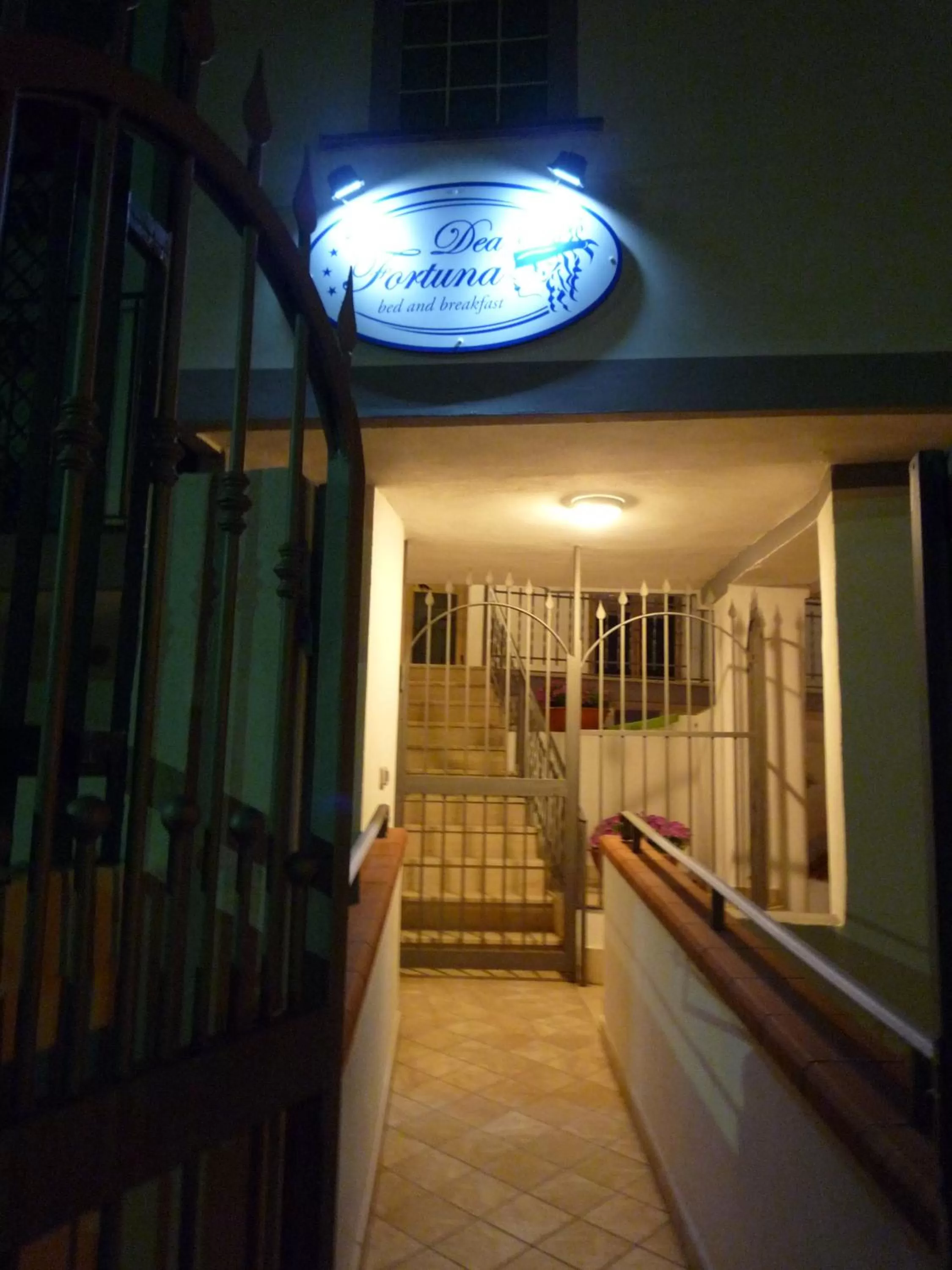Facade/entrance in b&b Dea Fortuna