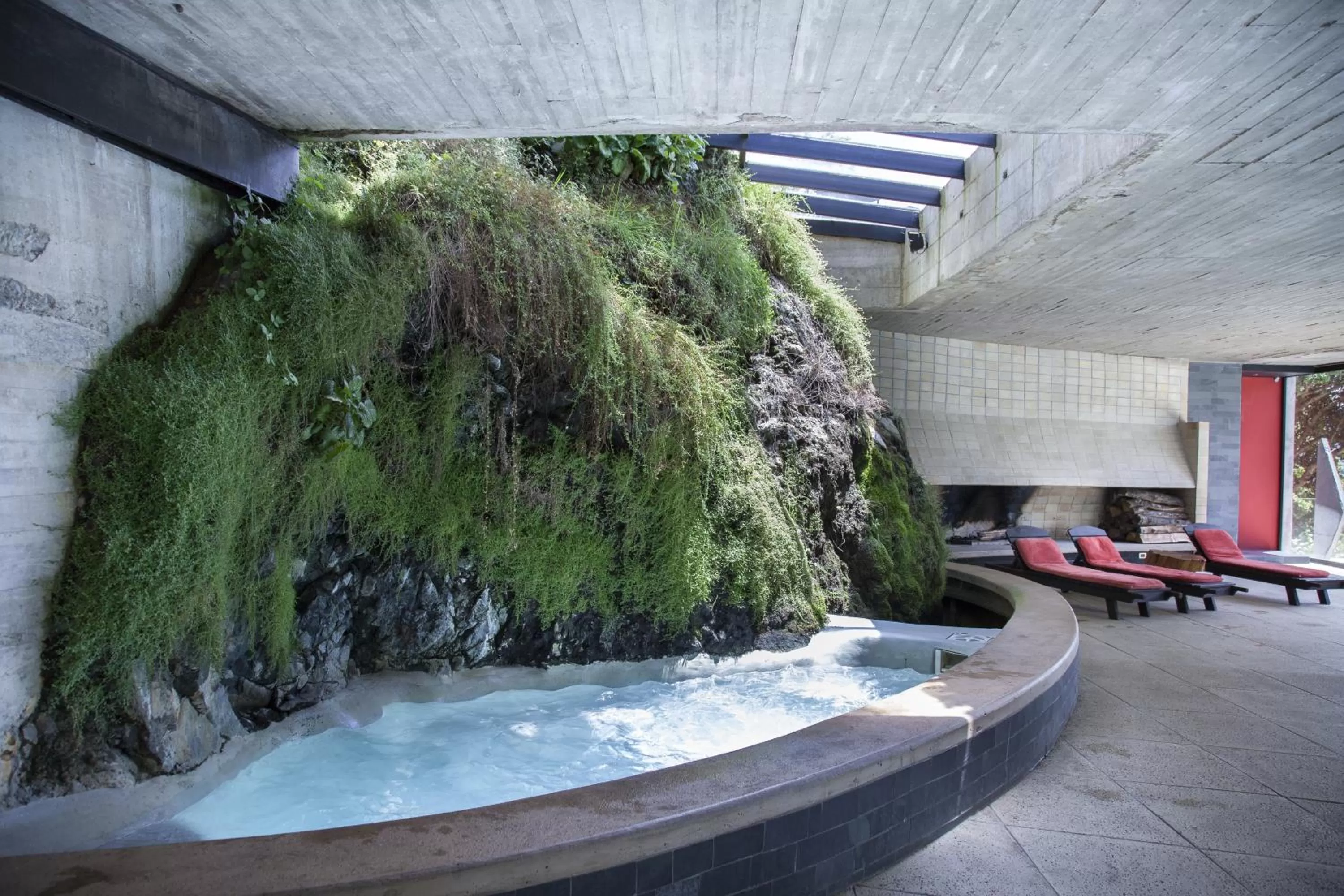 Spa and wellness centre/facilities in Hotel Antumalal