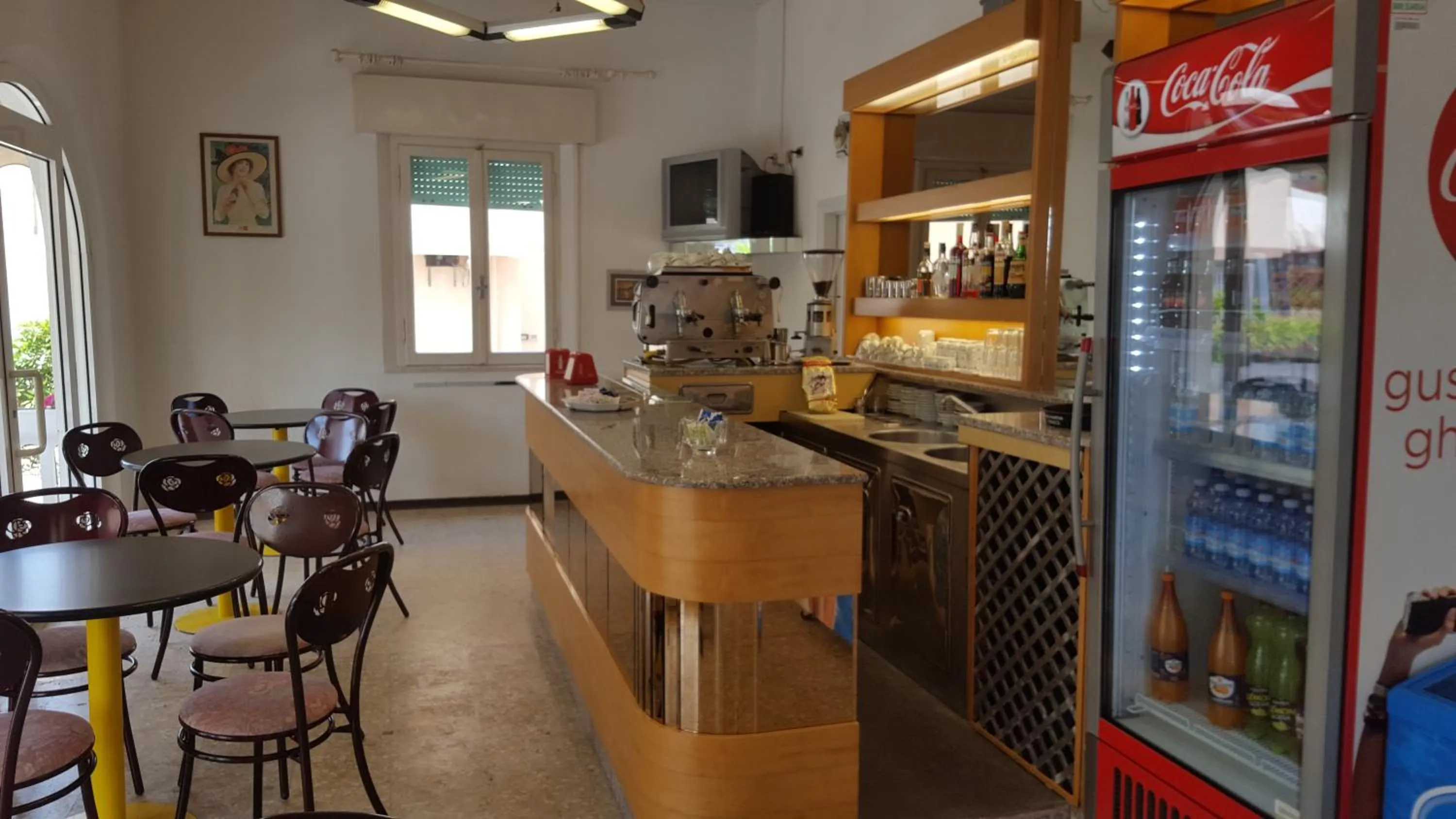 Communal lounge/ TV room in Hotel Laika