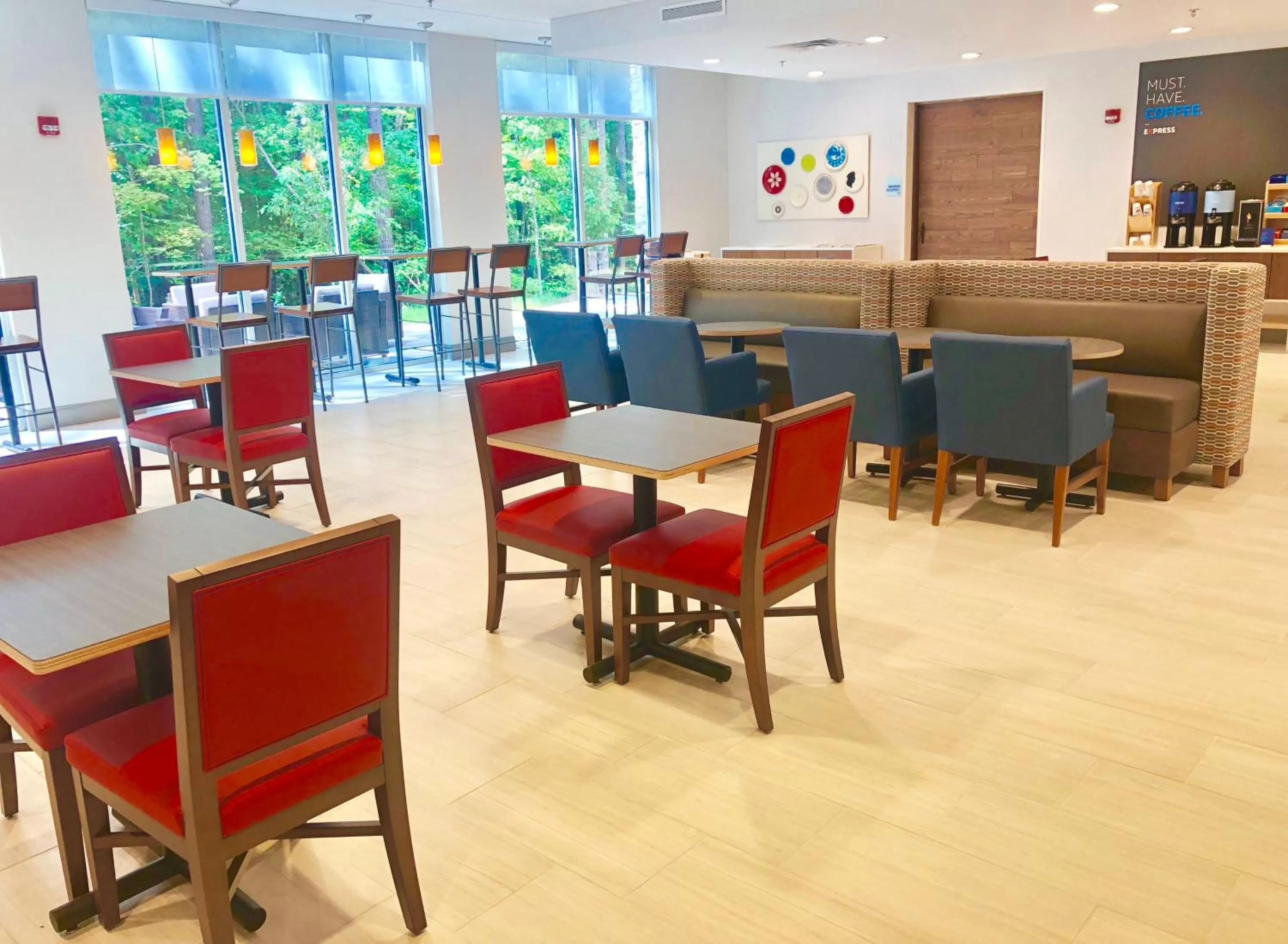 Breakfast in Holiday Inn Express & Suites Raleigh Airport - Brier Creek by IHG