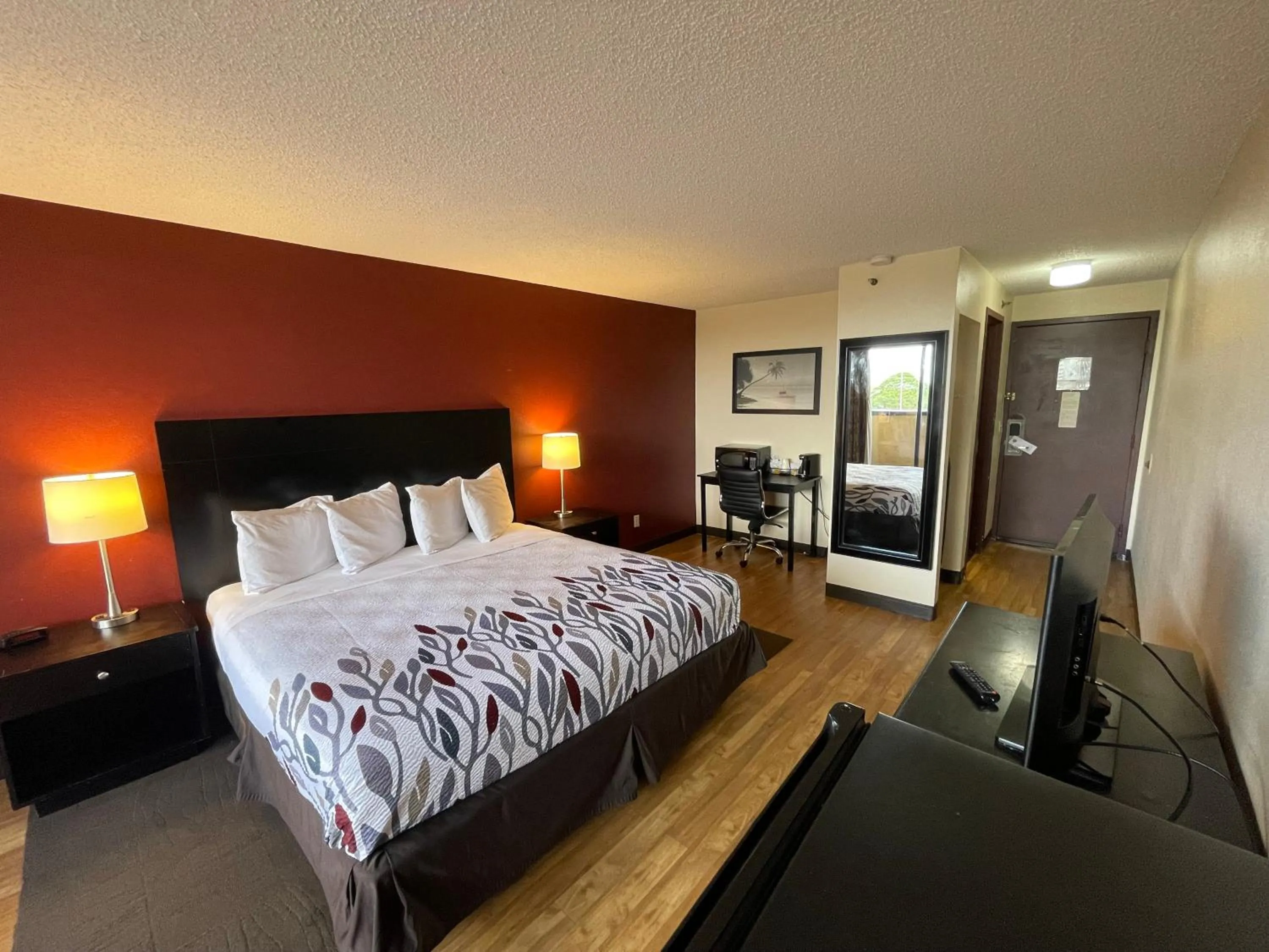 Photo of the whole room in Tropical Palms Hotel