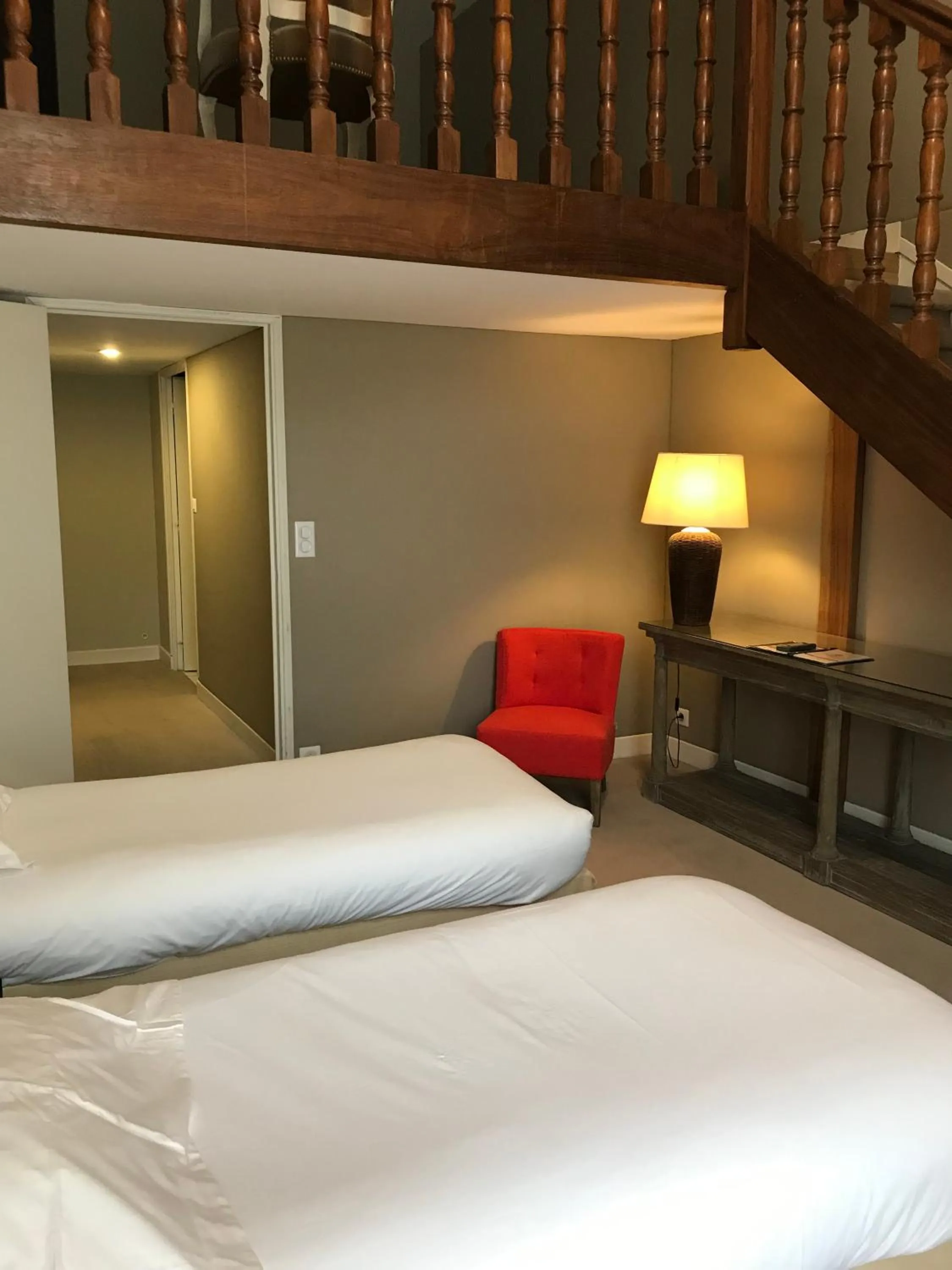 Bedroom, Bed in Hotel Le Renoir