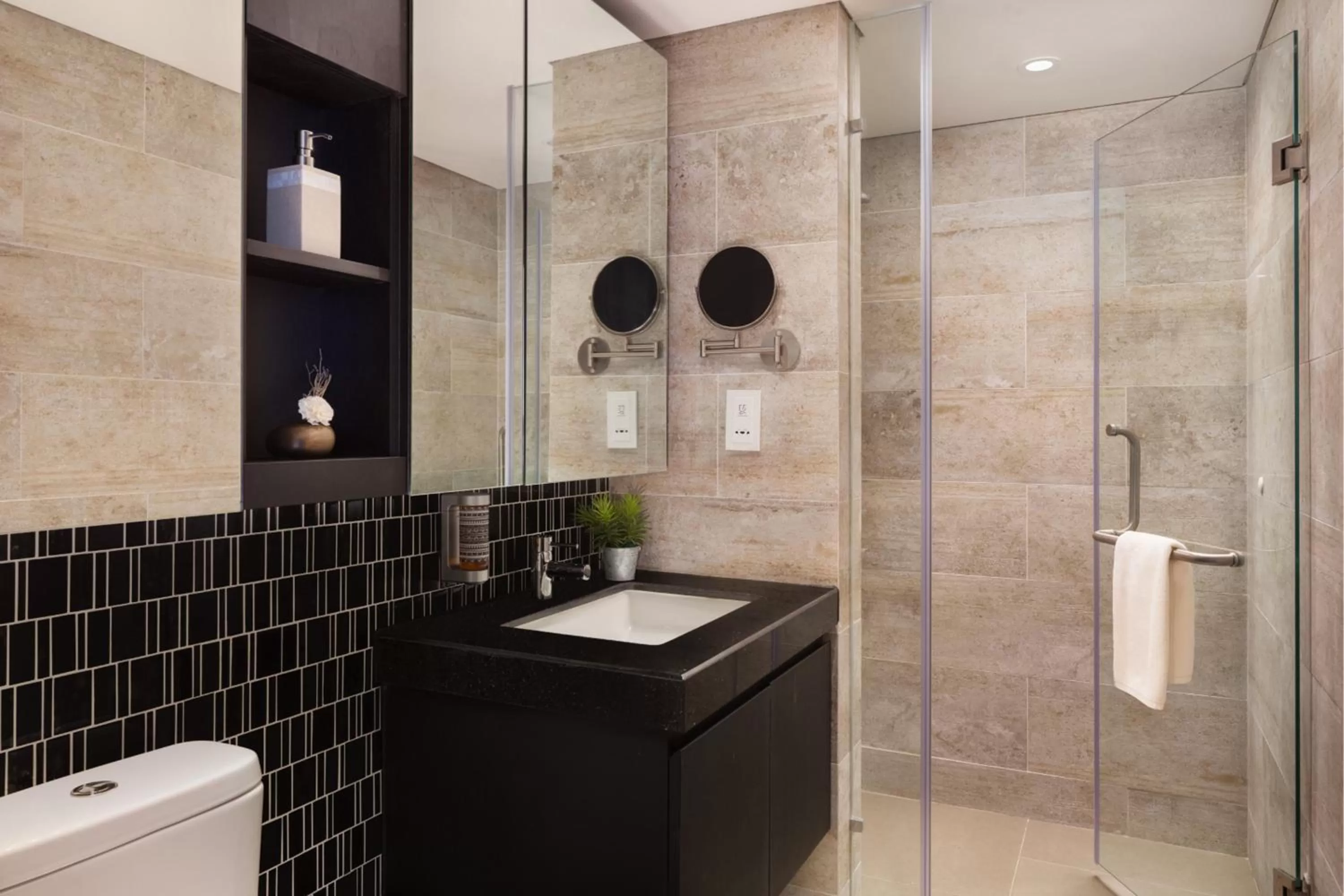 Shower in Somerset Norodom Phnom Penh