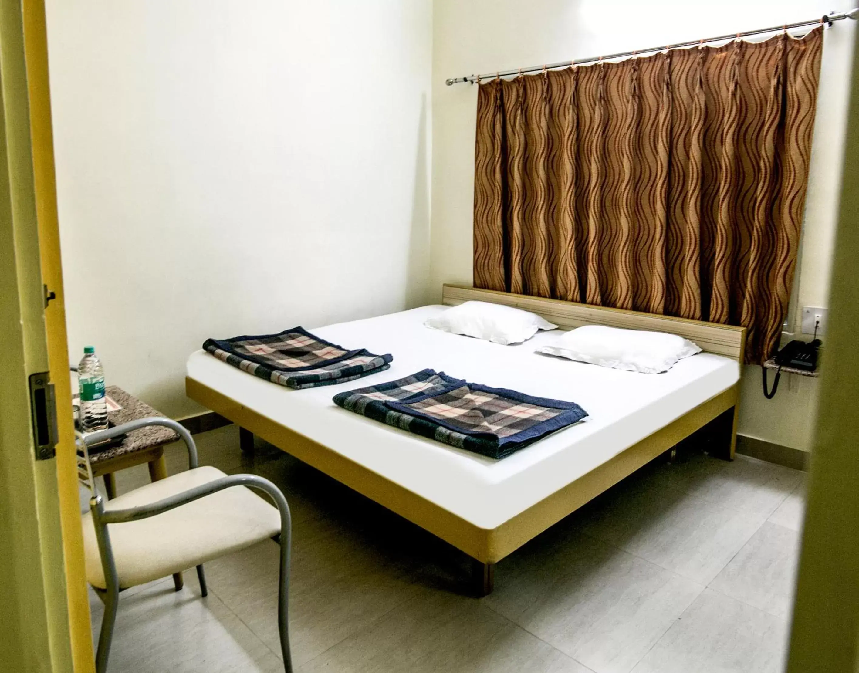 Standard Double or Twin Room in Hotel Akashdeep Standard Double or Twin Room in Hotel Akashdeep