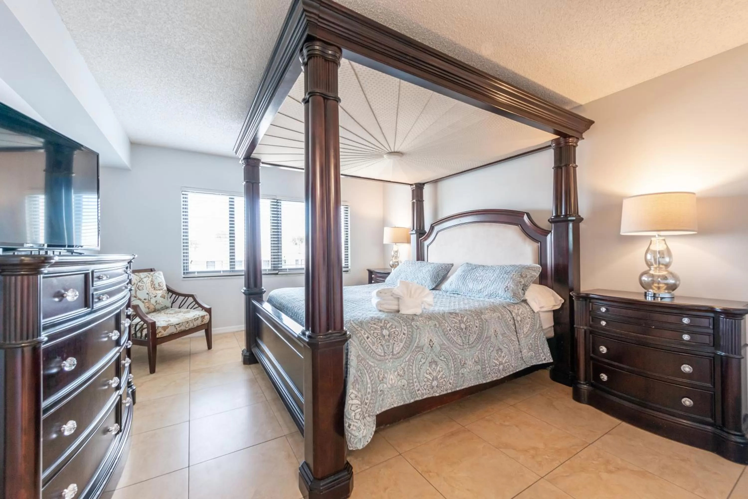 Bedroom, Bed in Sandcastles