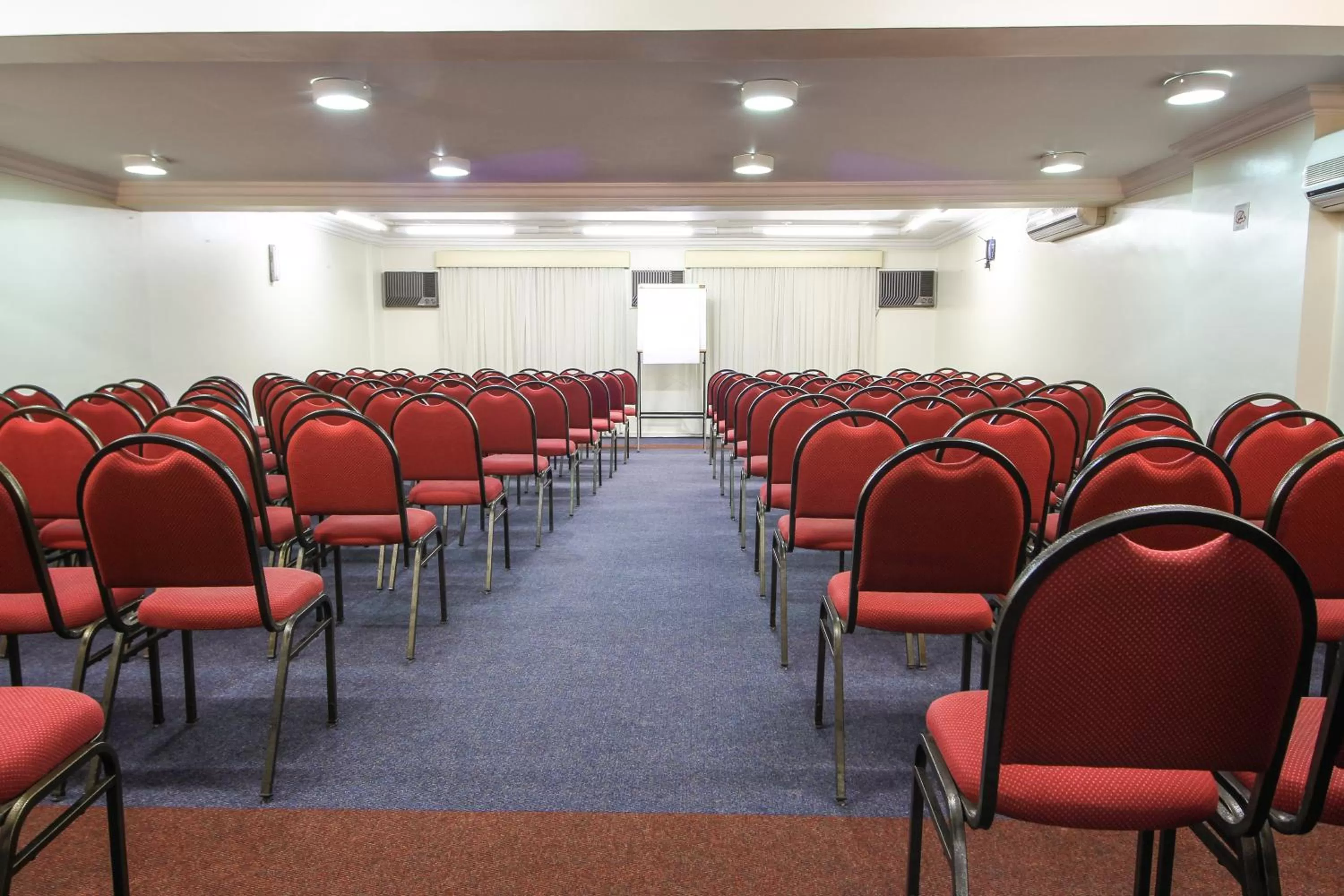 Business facilities in Trevi Hotel e Business