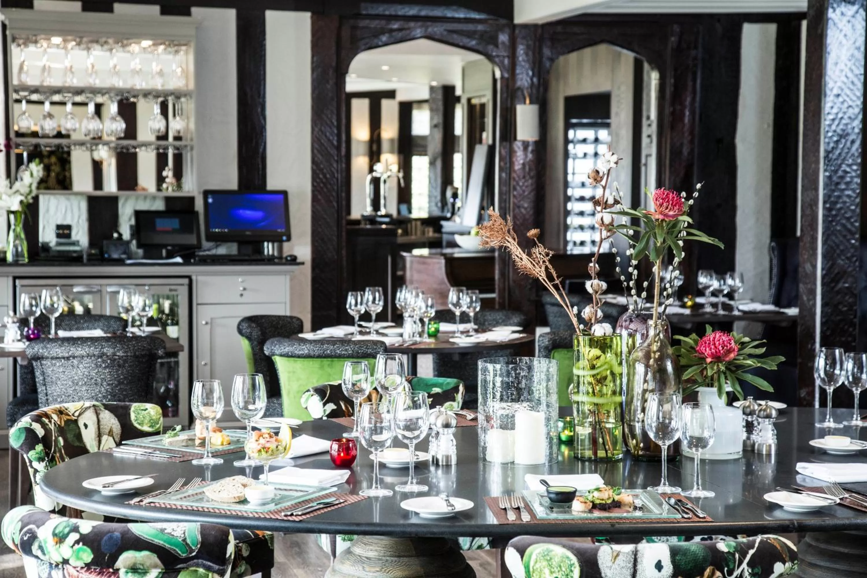 Restaurant/places to eat in Hogarths Stone Manor