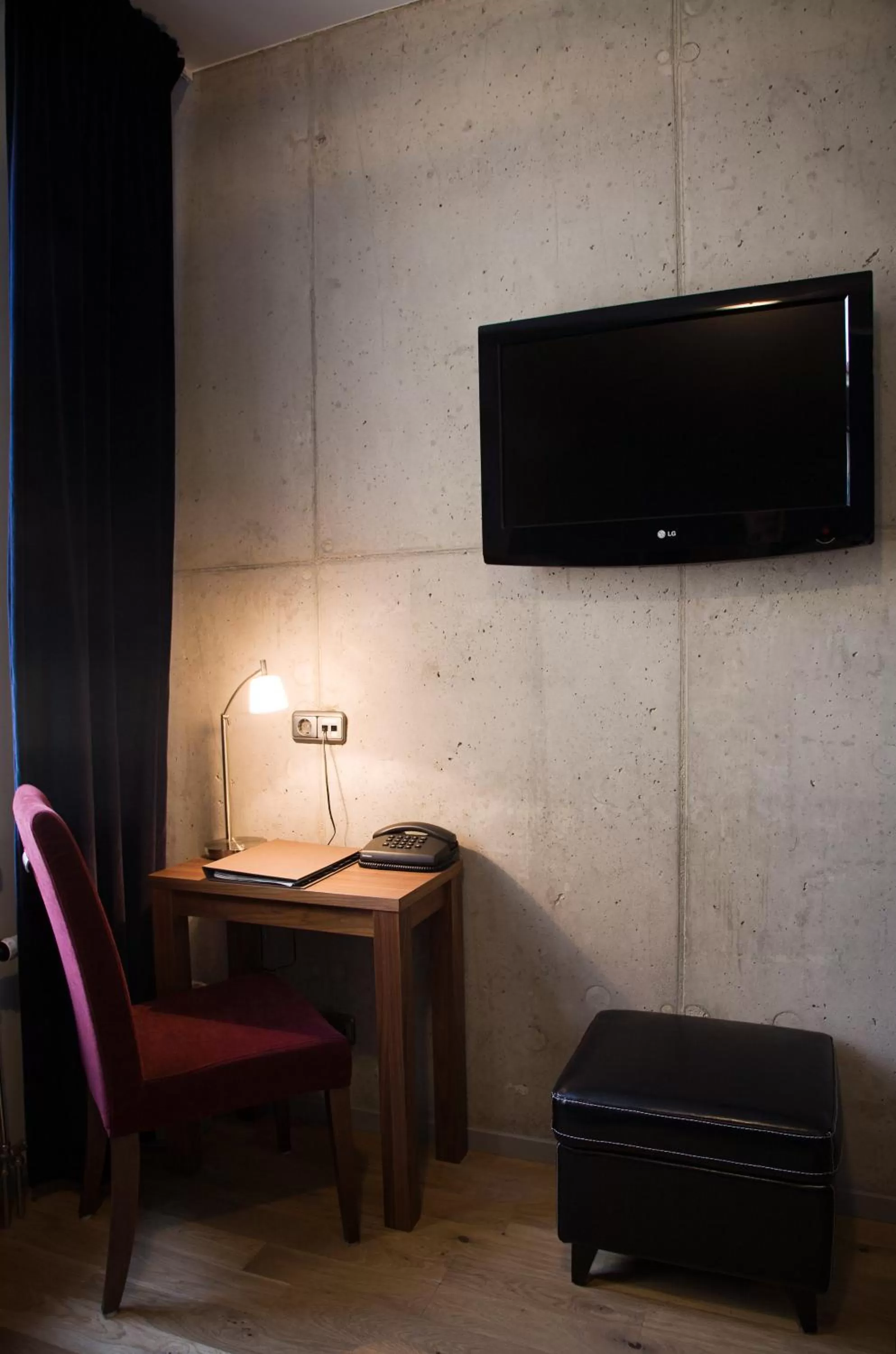 TV and multimedia in Rex Hotel