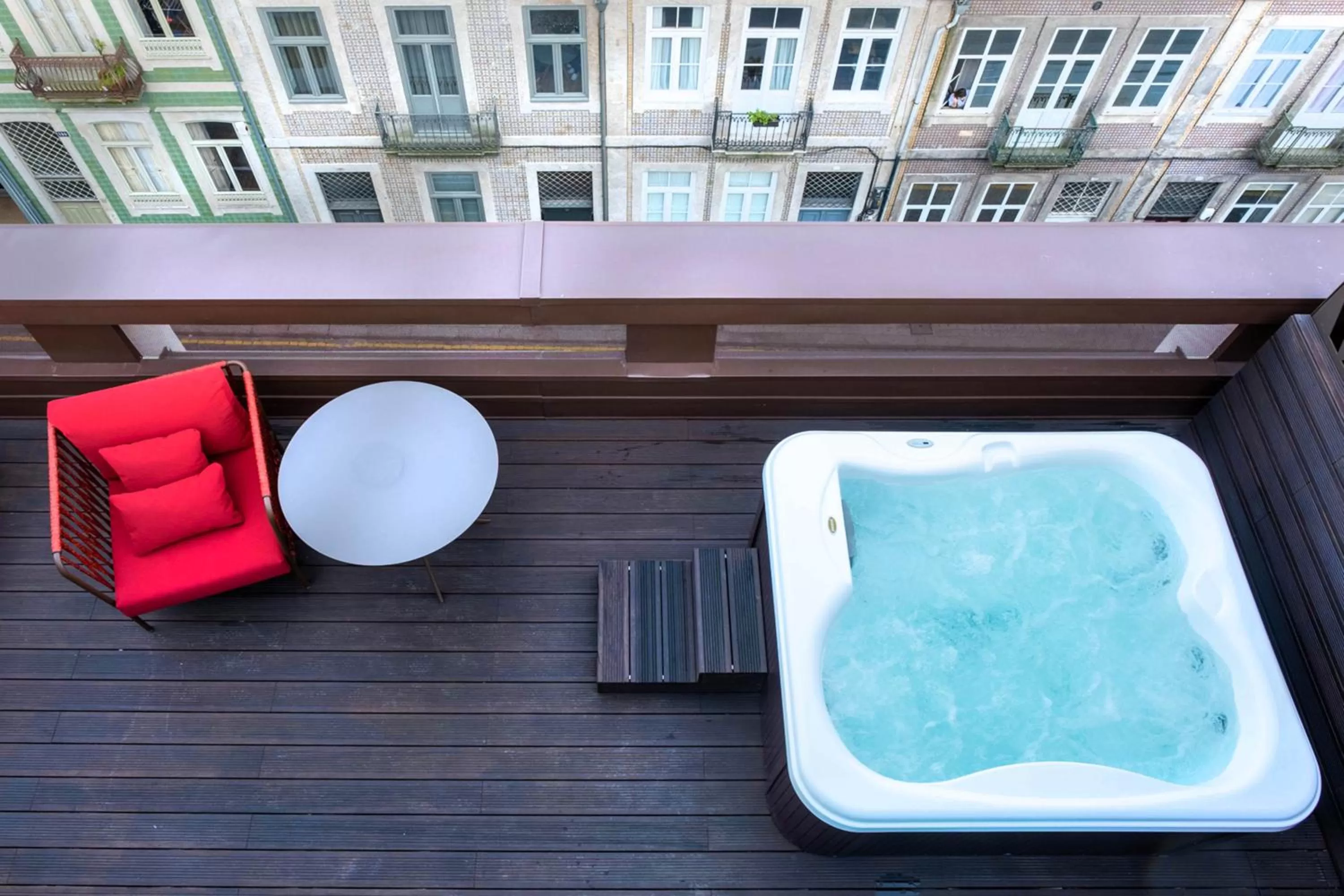 Hot Tub in BessaHotel Baixa