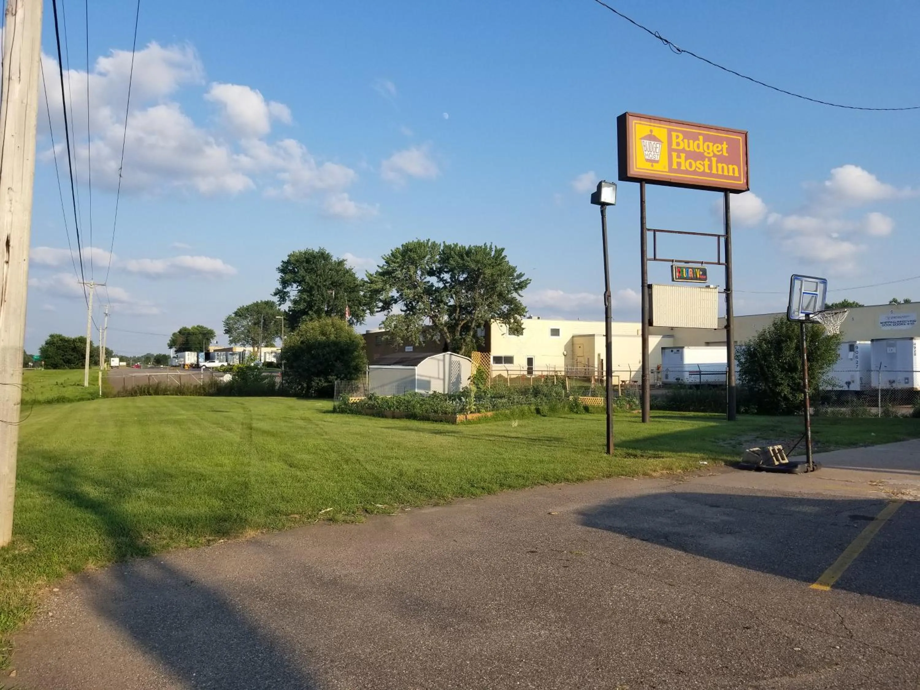 Property logo or sign in Budget Inn And Suites Eagan