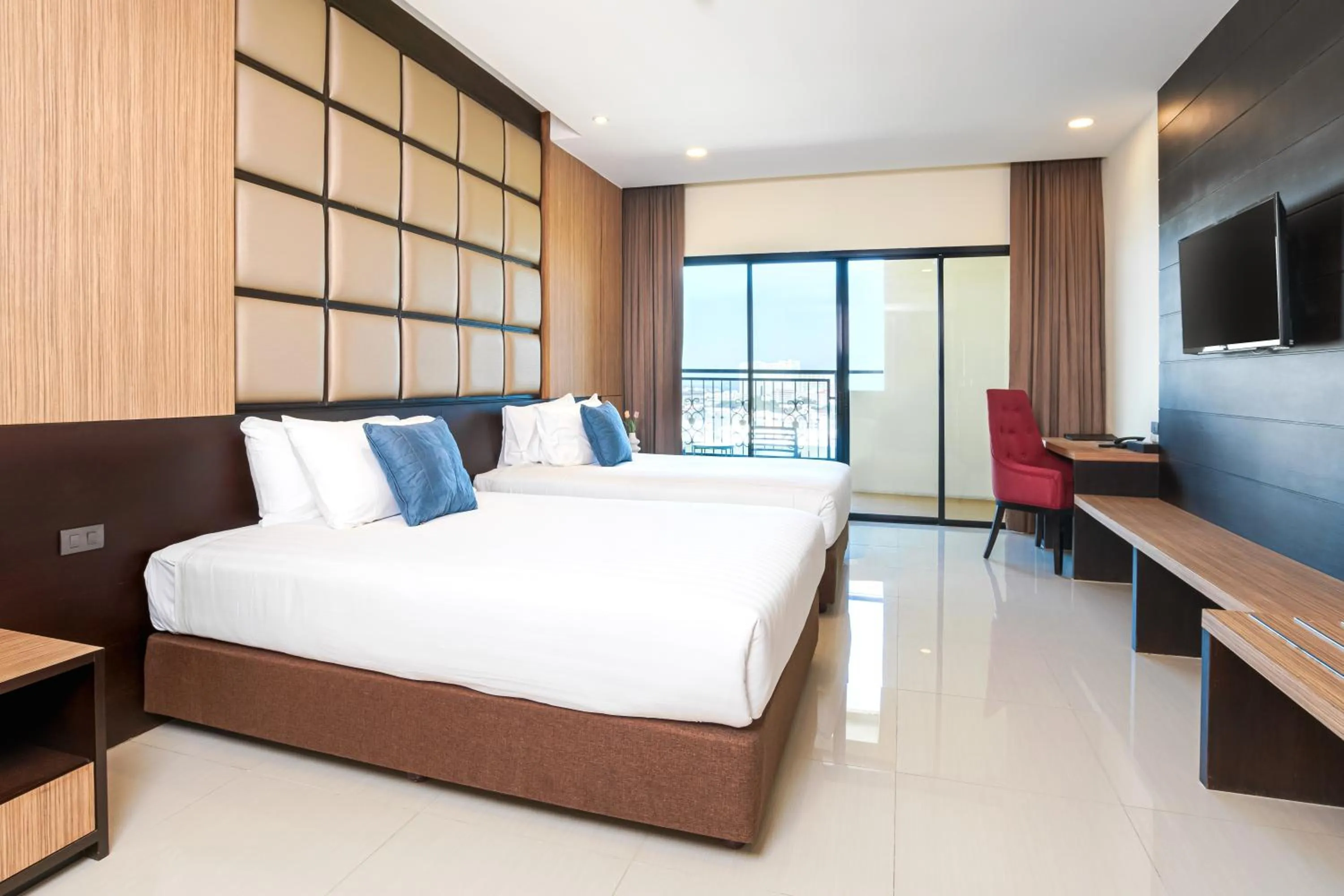 Living room, Bed in Grand Palazzo Hotel - SHA Extra Plus