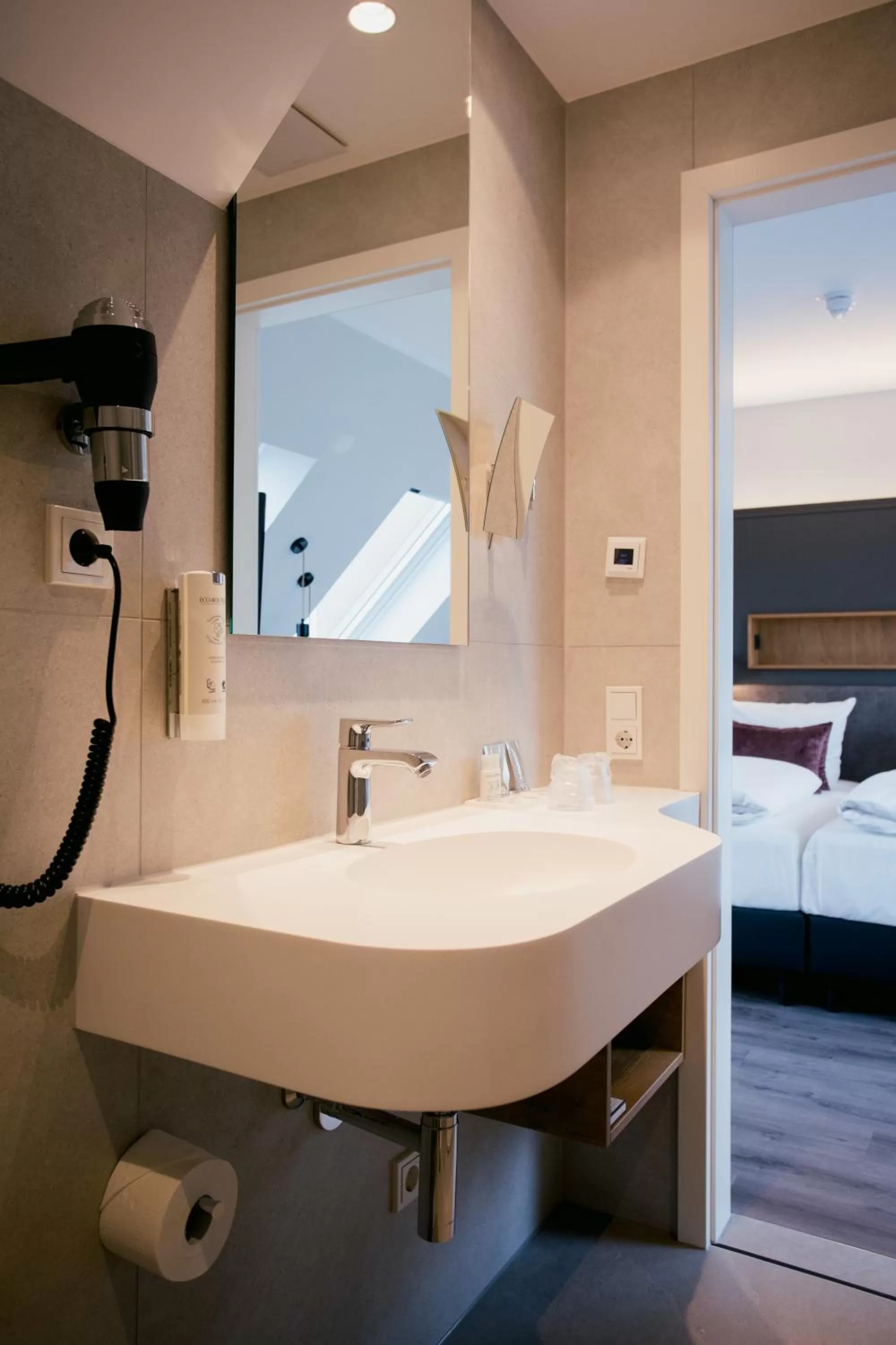 Bathroom, Bed in DOM Hotel LIMBURG
