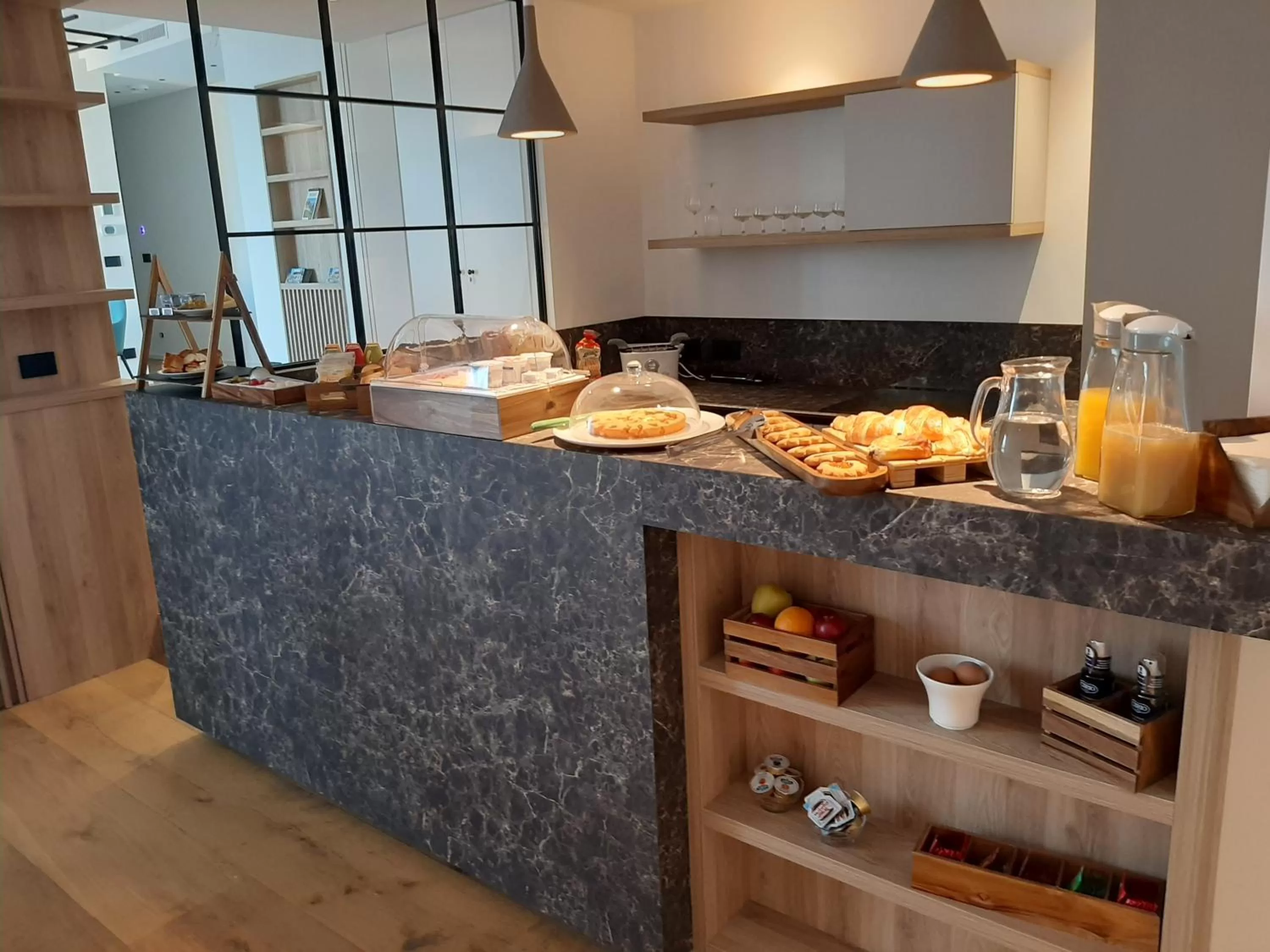 Buffet breakfast in B&B Le Suites di Costanza