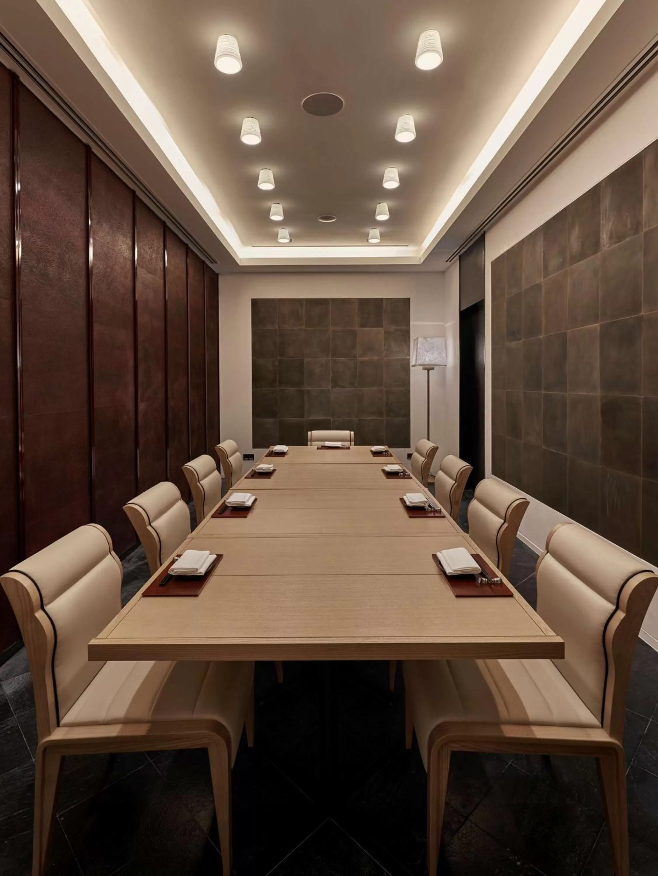 Restaurant/places to eat in Shangri-La Singapore