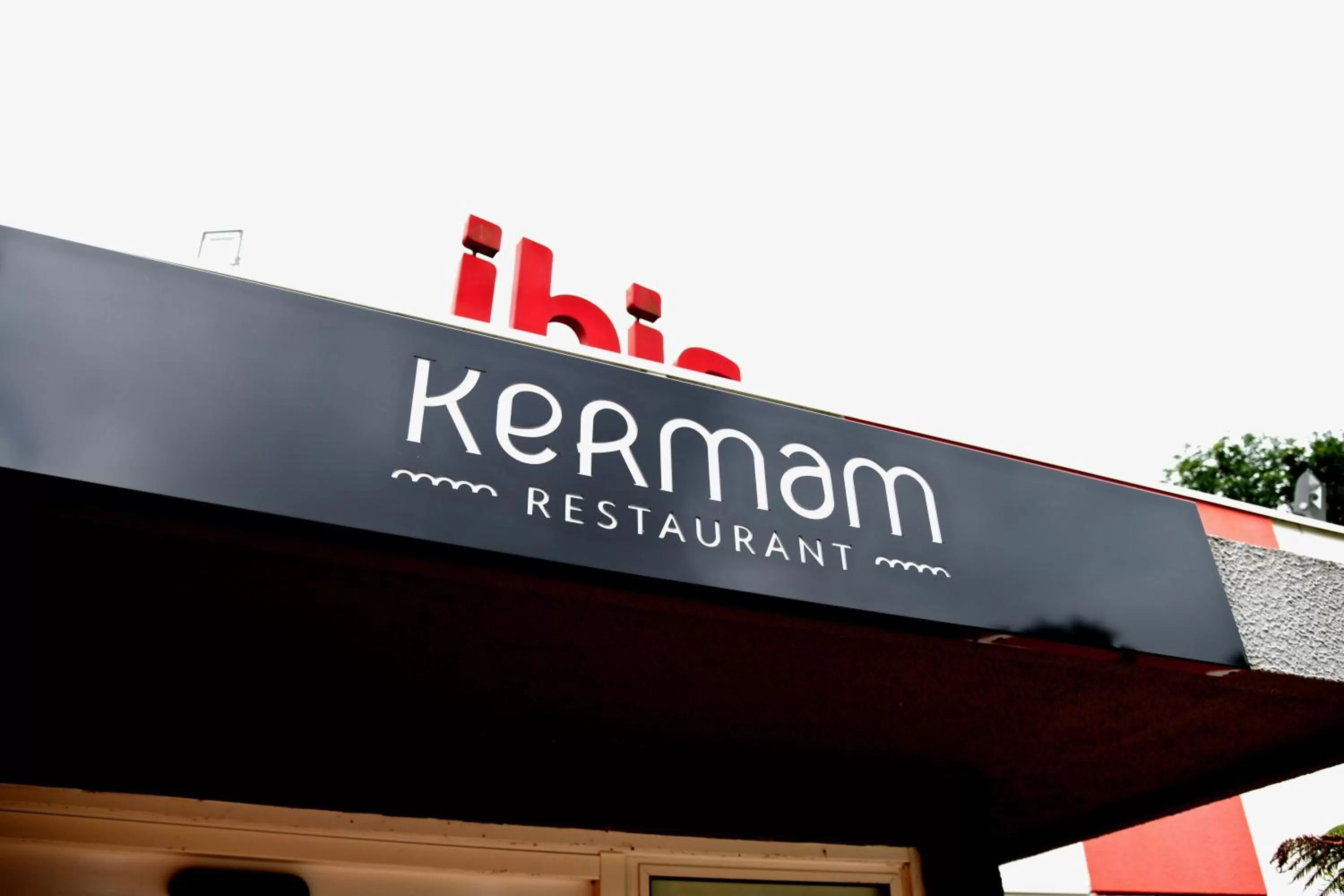 Facade/entrance in ibis Quimper