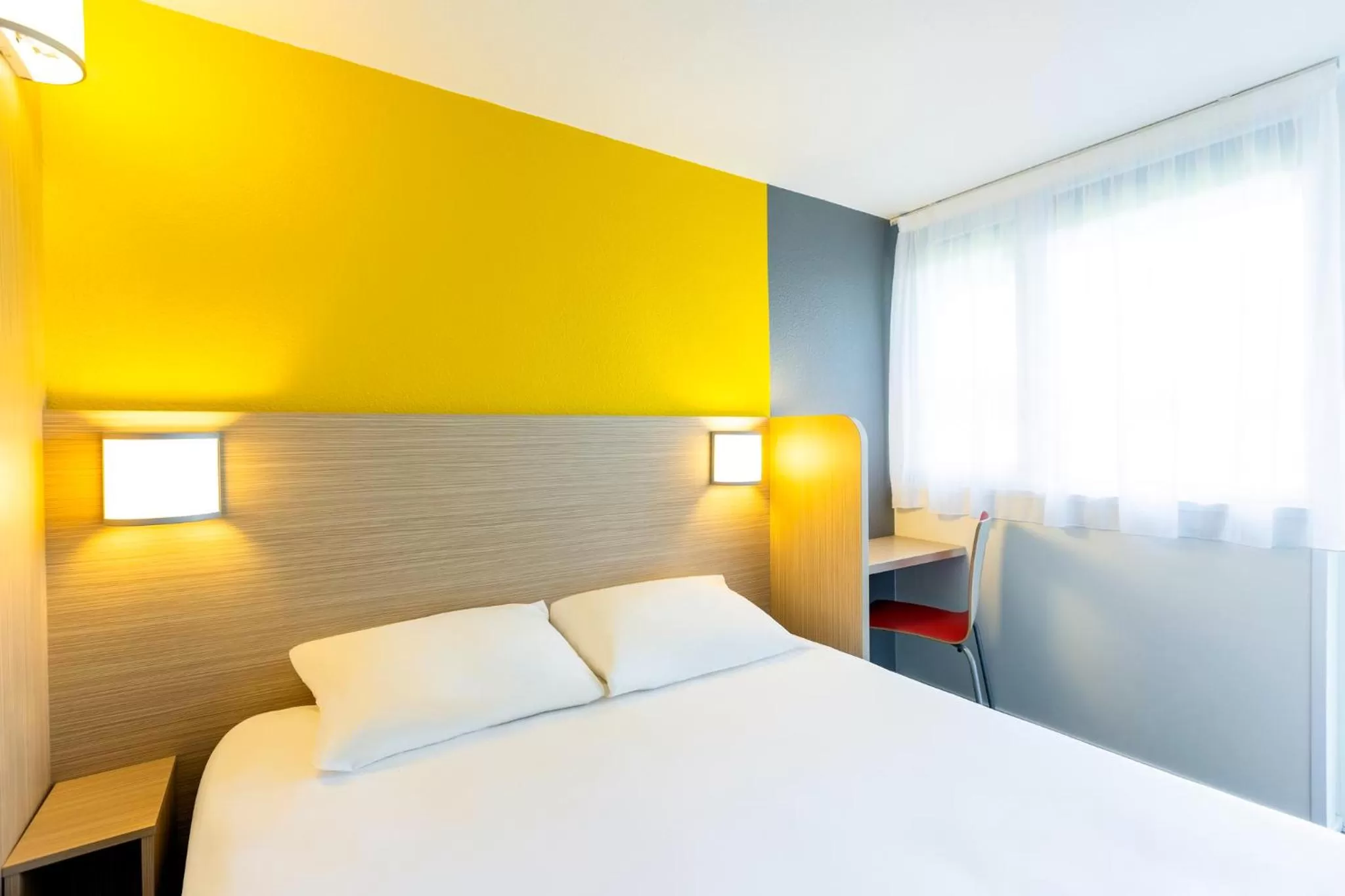 Bed in greet hôtel Angoulême