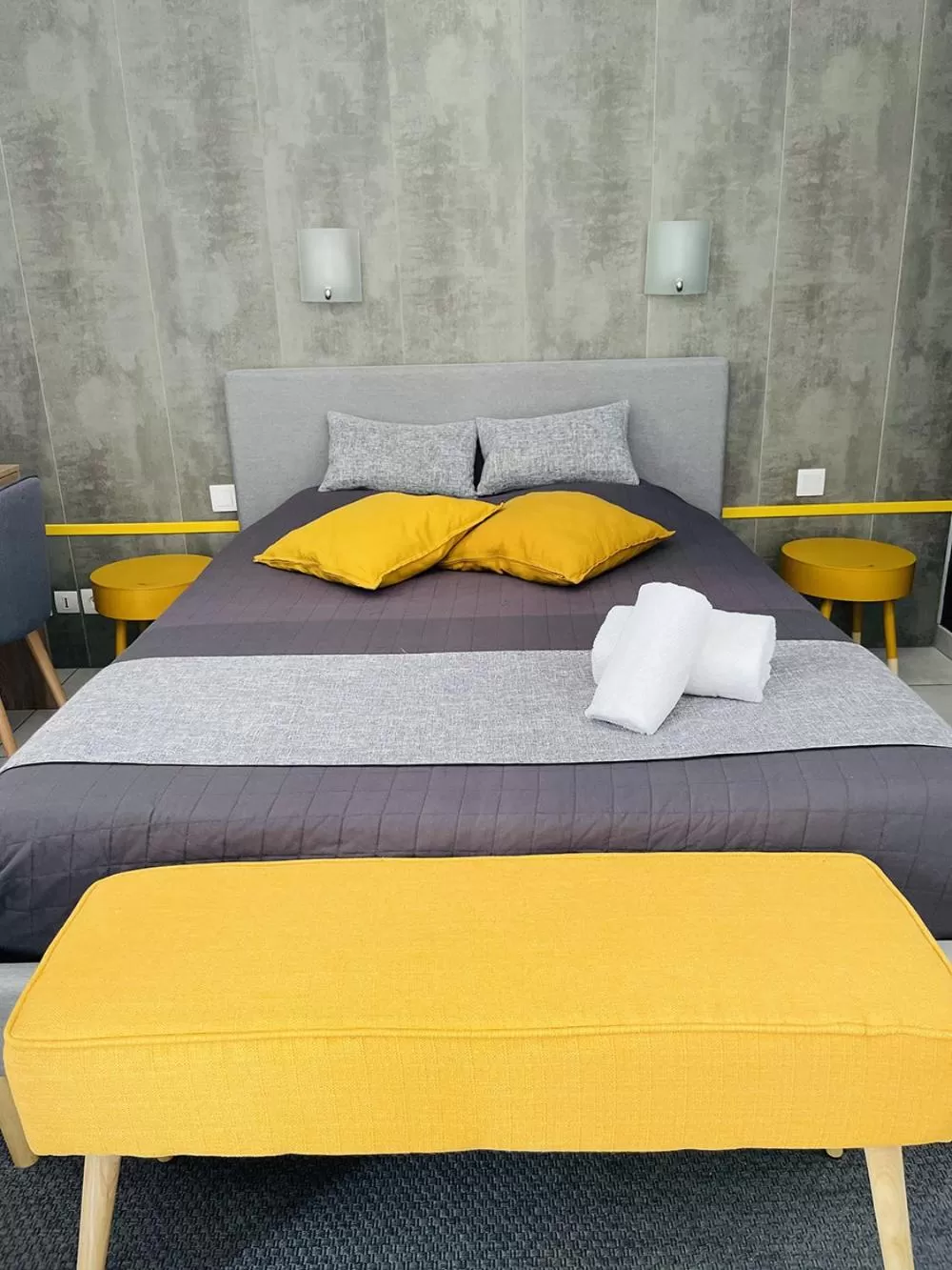 Property building, Bed in Le Clos la Verdière