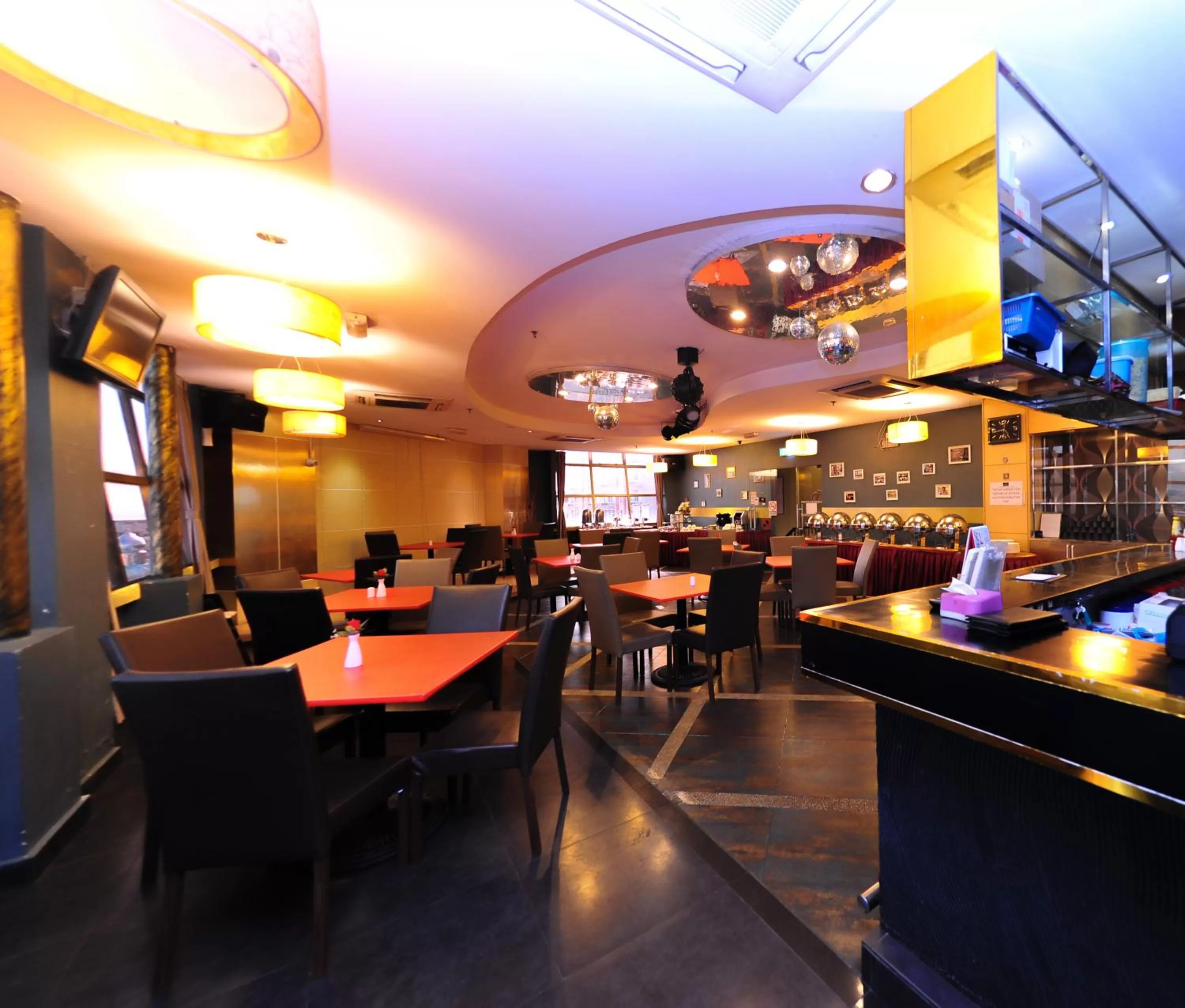 Restaurant/places to eat in Shervinton Executive Boutique Hotel