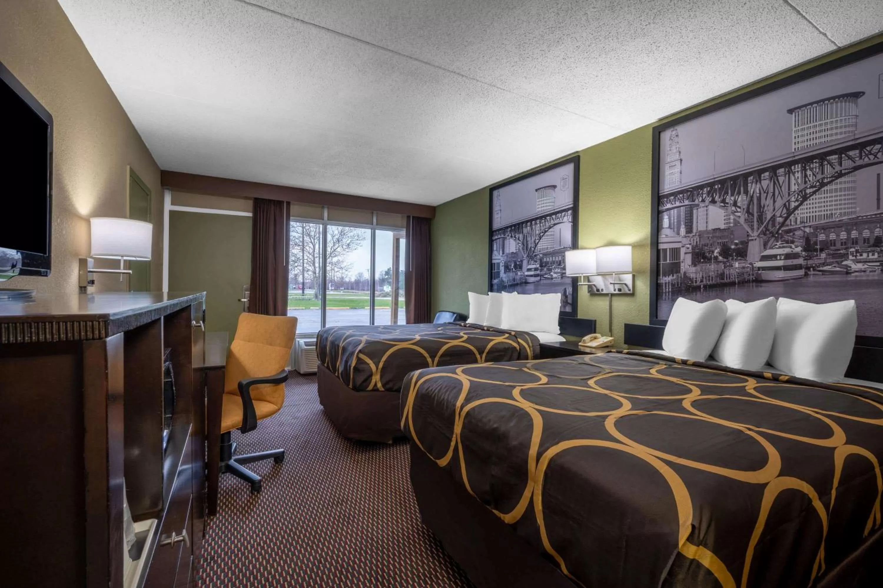 Photo of the whole room, Bed in Super 8 by Wyndham Perrysburg-Toledo