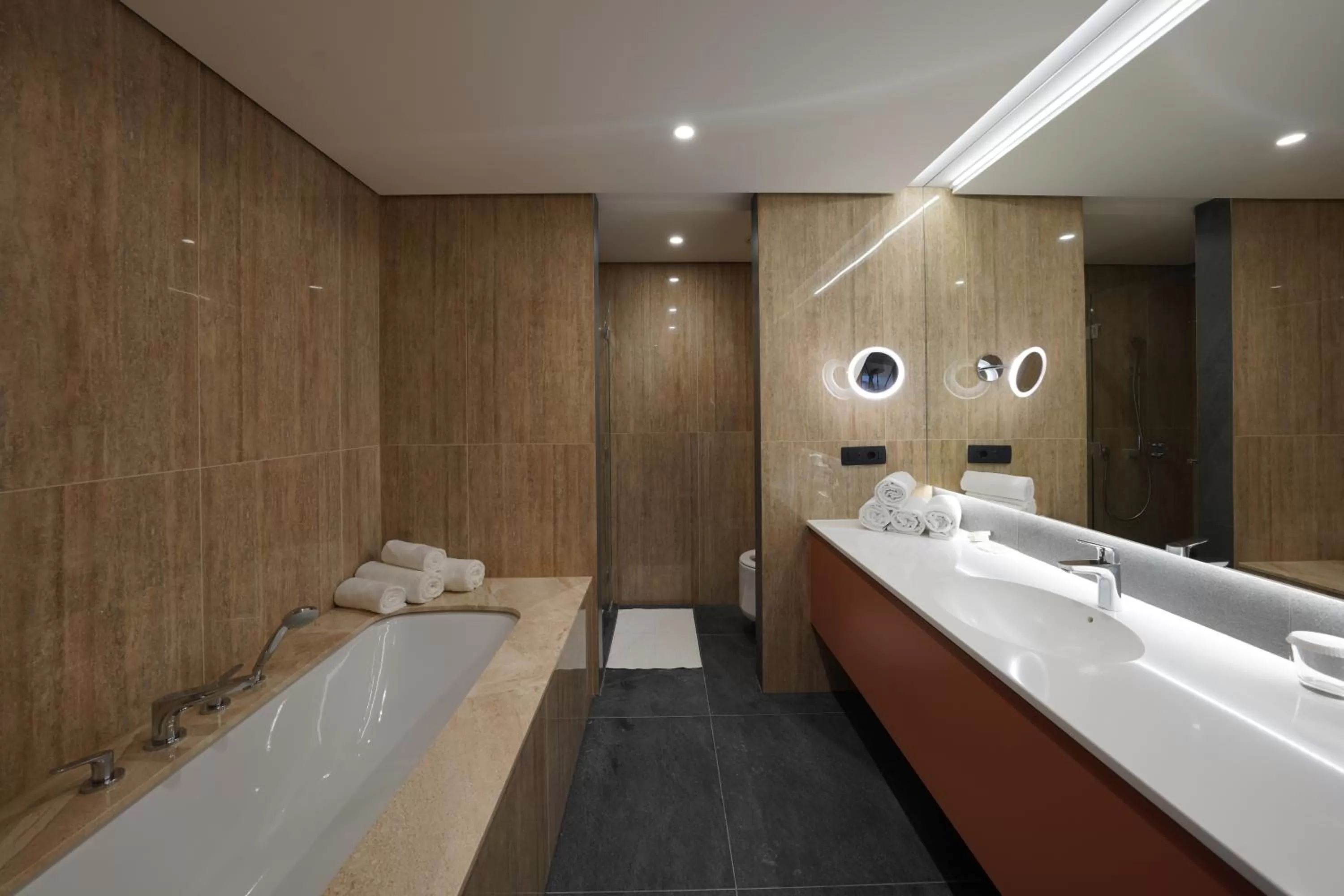 Toilet in HABAKUK Wellness & Event Hotel