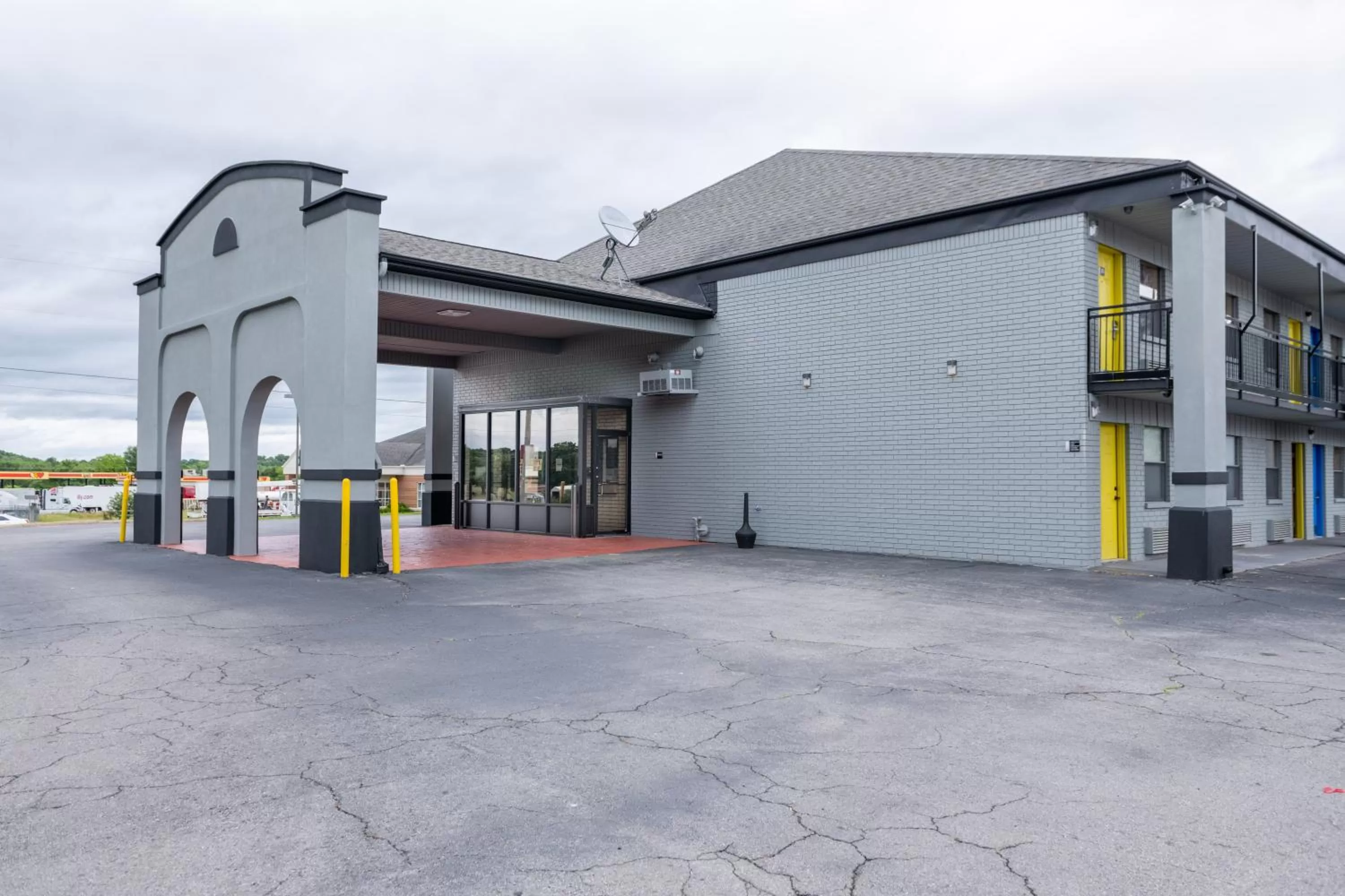 Property Building in Morrilton Inn