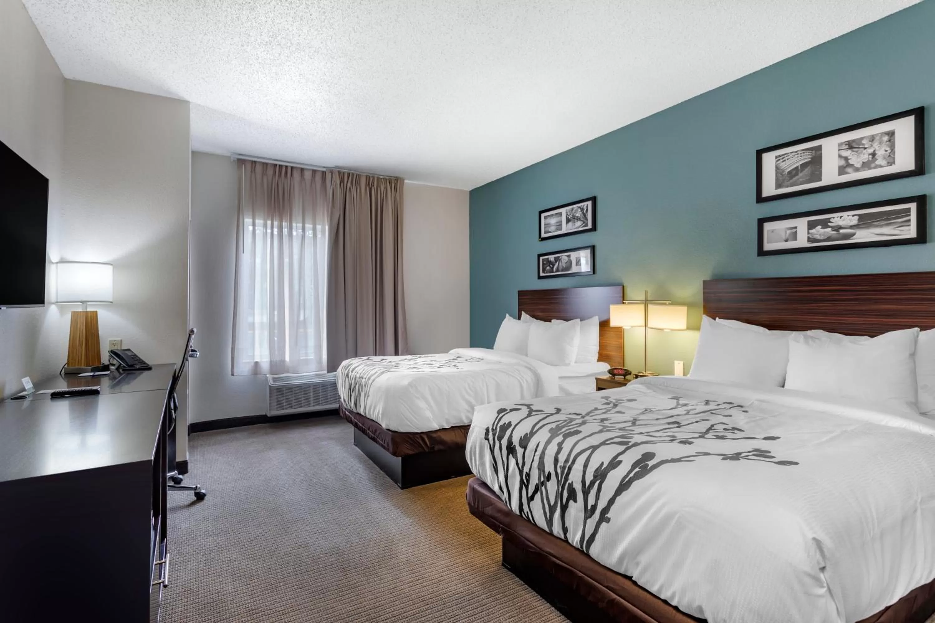 Bed in Sleep Inn & Suites Lebanon - Nashville Area