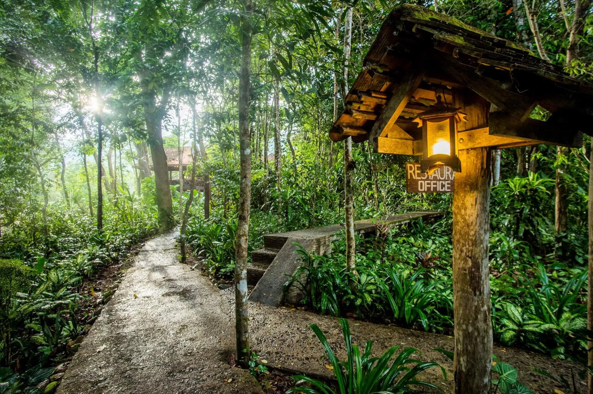 Day in Art's Riverview Lodge