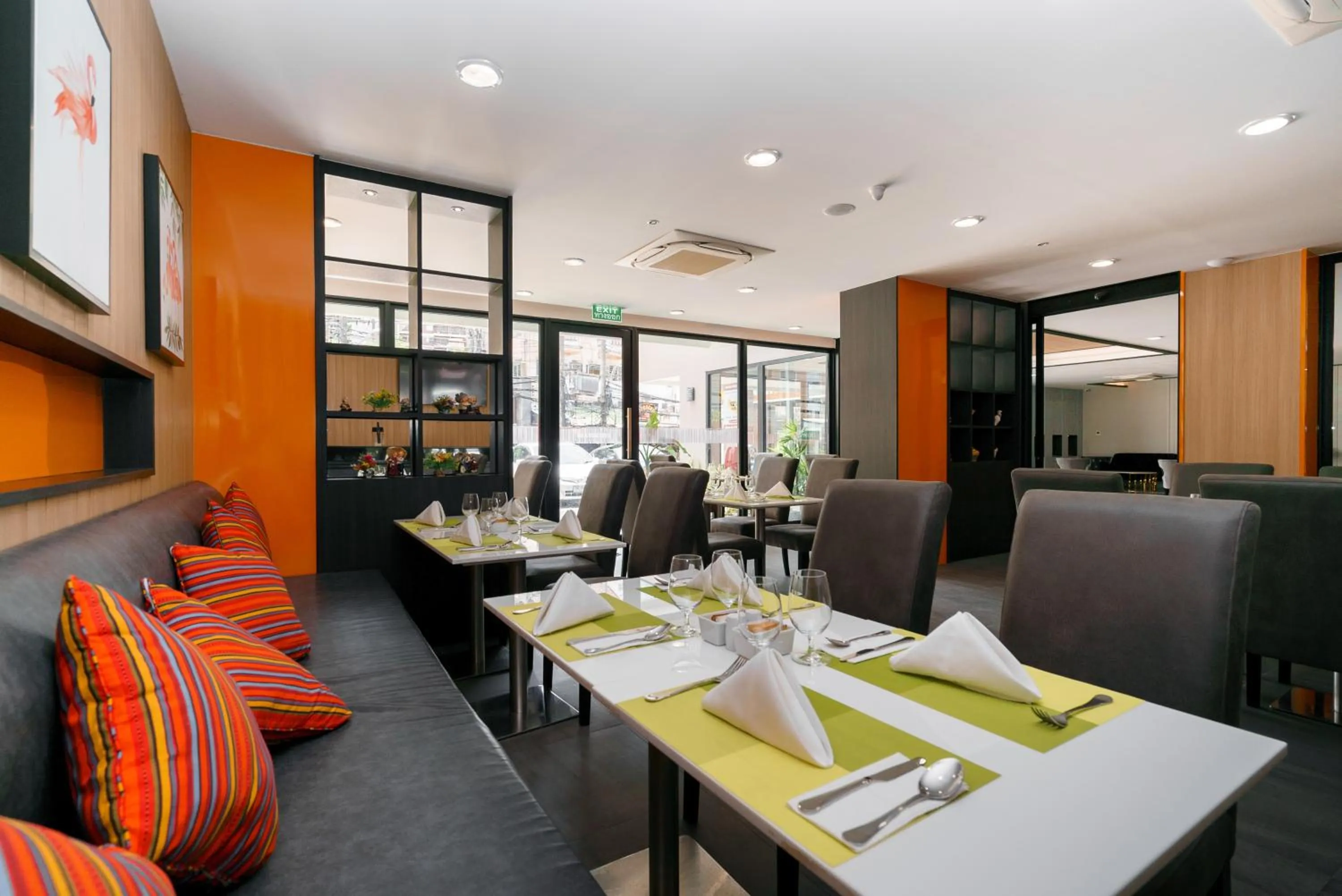 Restaurant/places to eat in KK Karon Kata Boutique Hotel