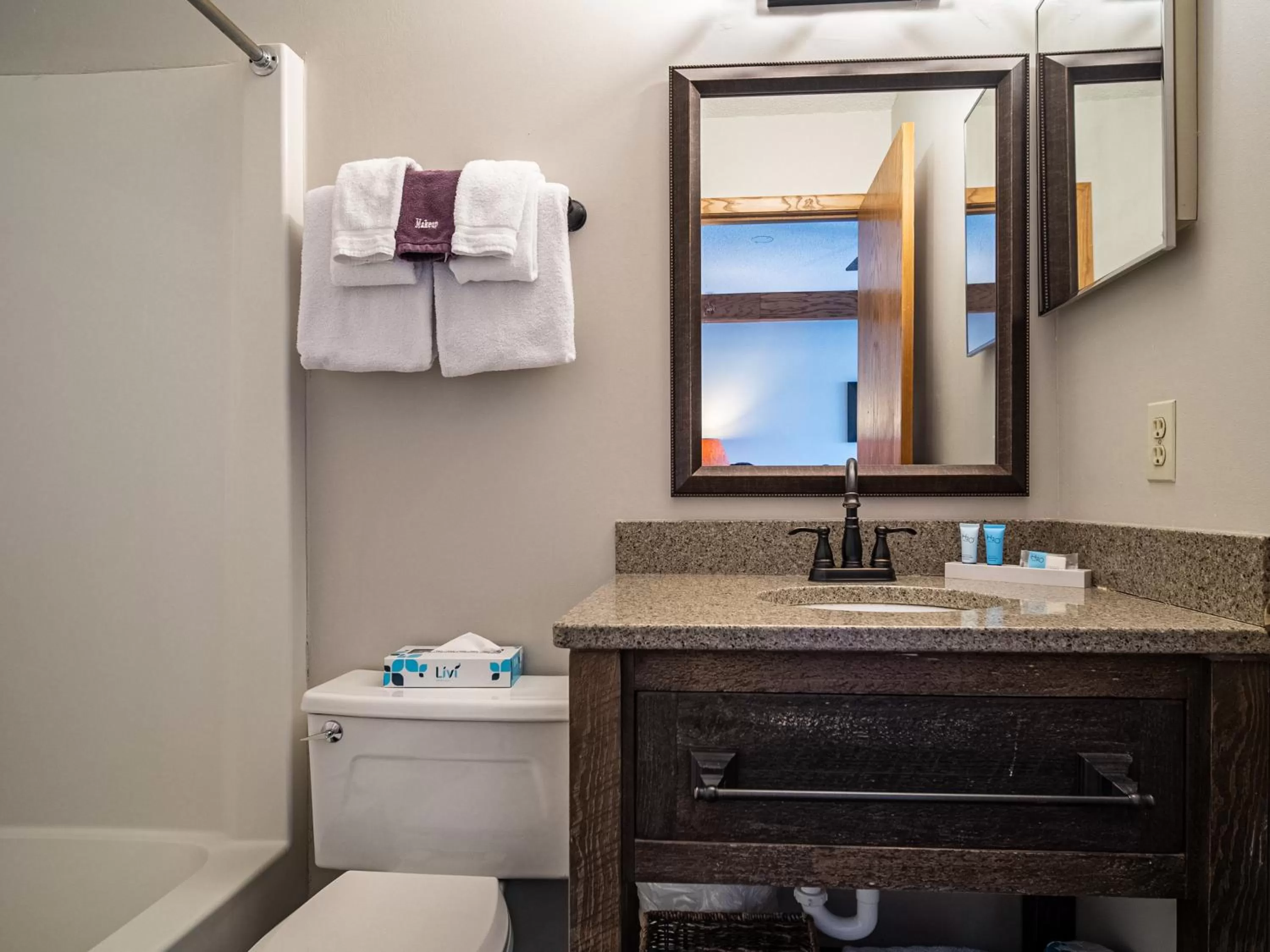 Bathroom in Caribou Highlands Lodge