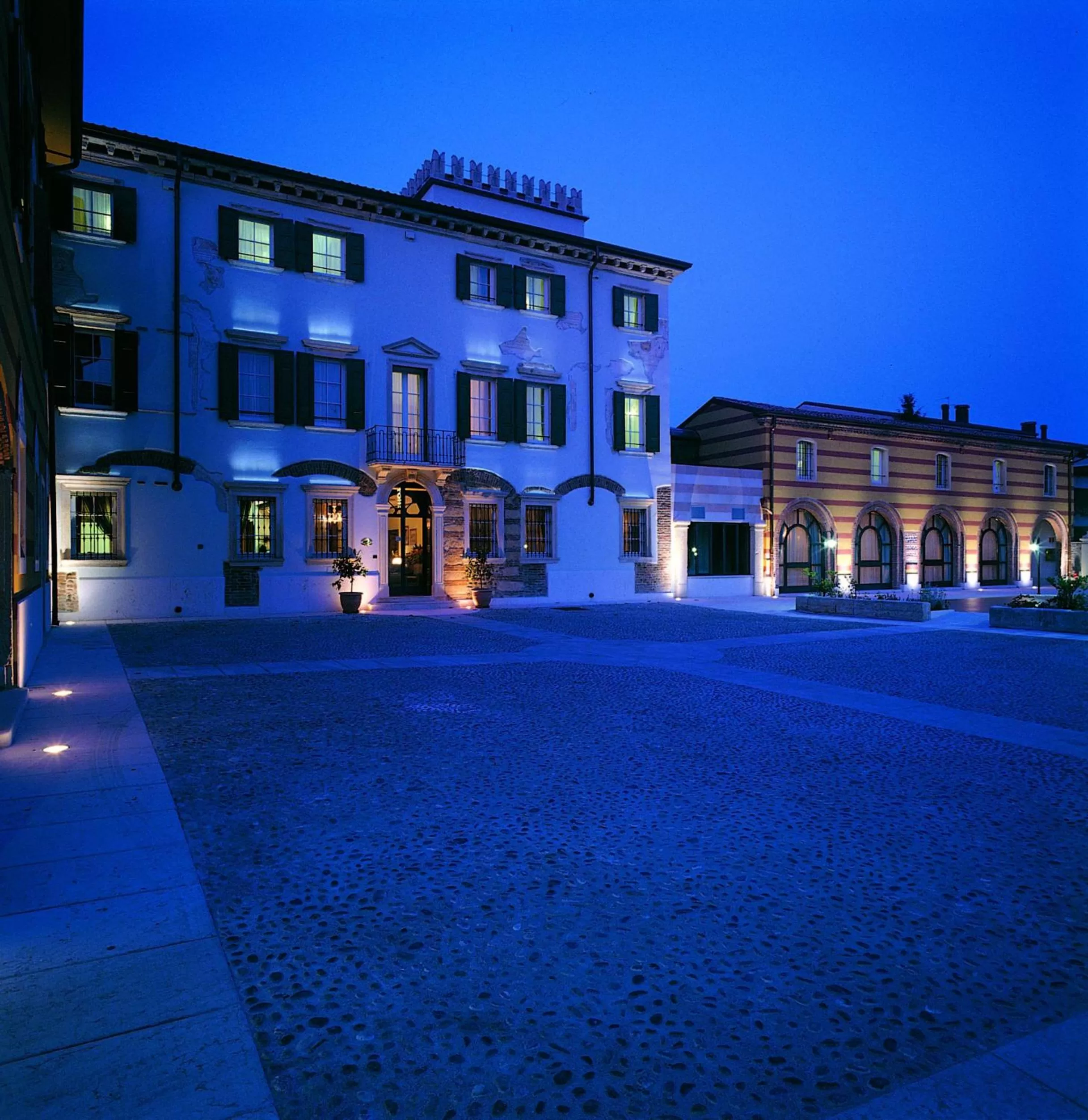 Facade/entrance in Hotel Villa Malaspina