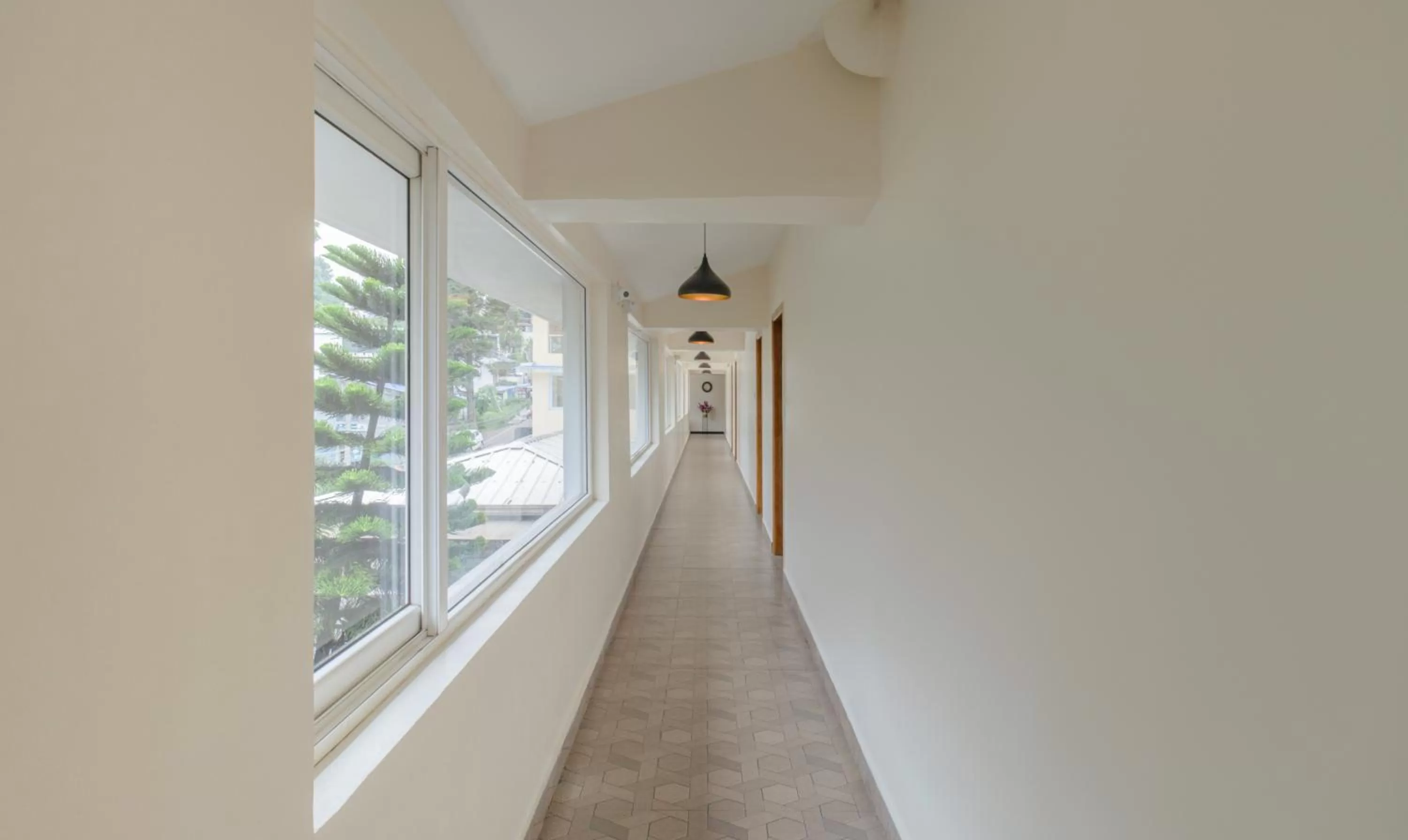 Lobby or reception in Treebo Kodai Kings Park, 650 M From Kodai Lake