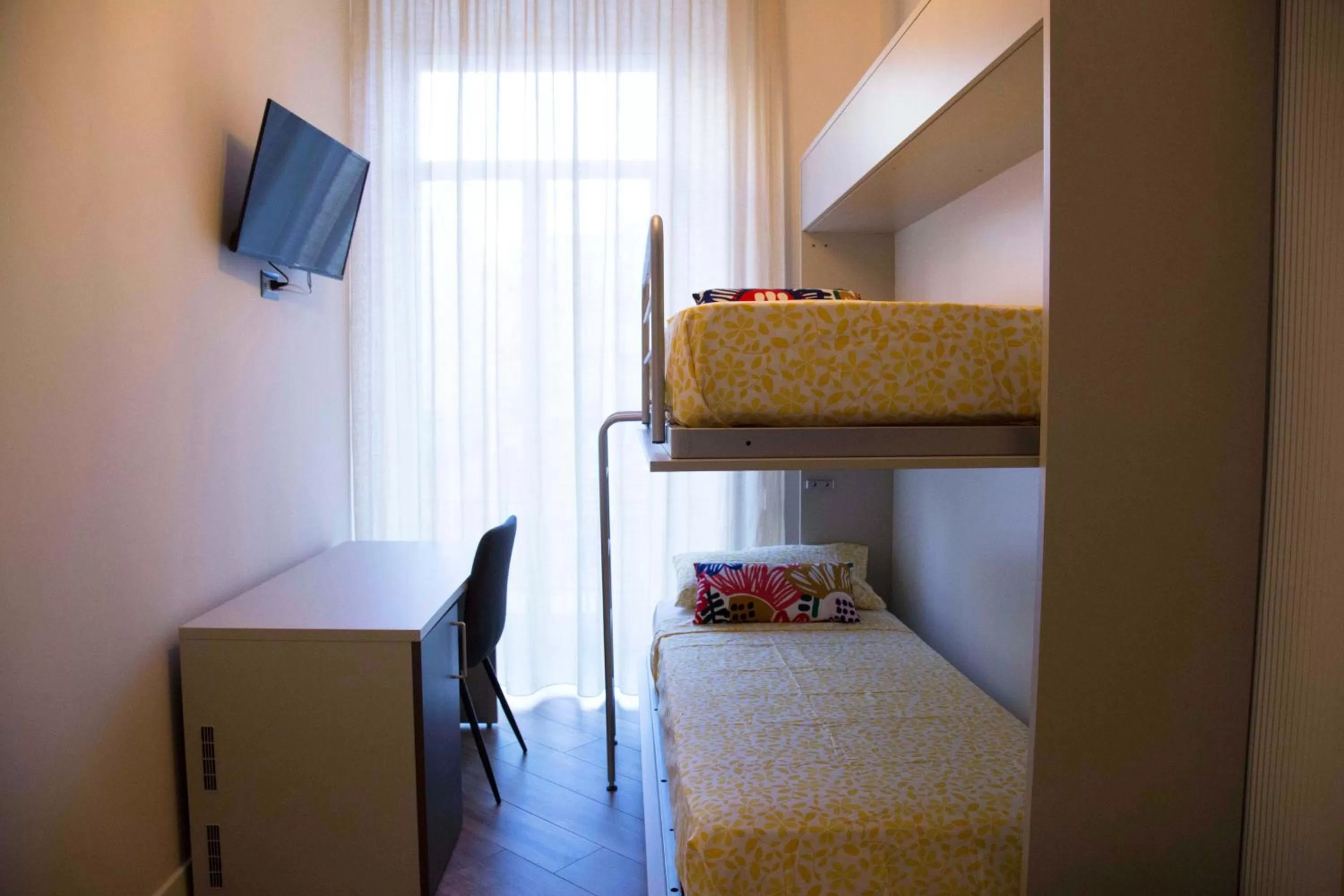 Bed, Bunk Bed in Garibaldi Rooms